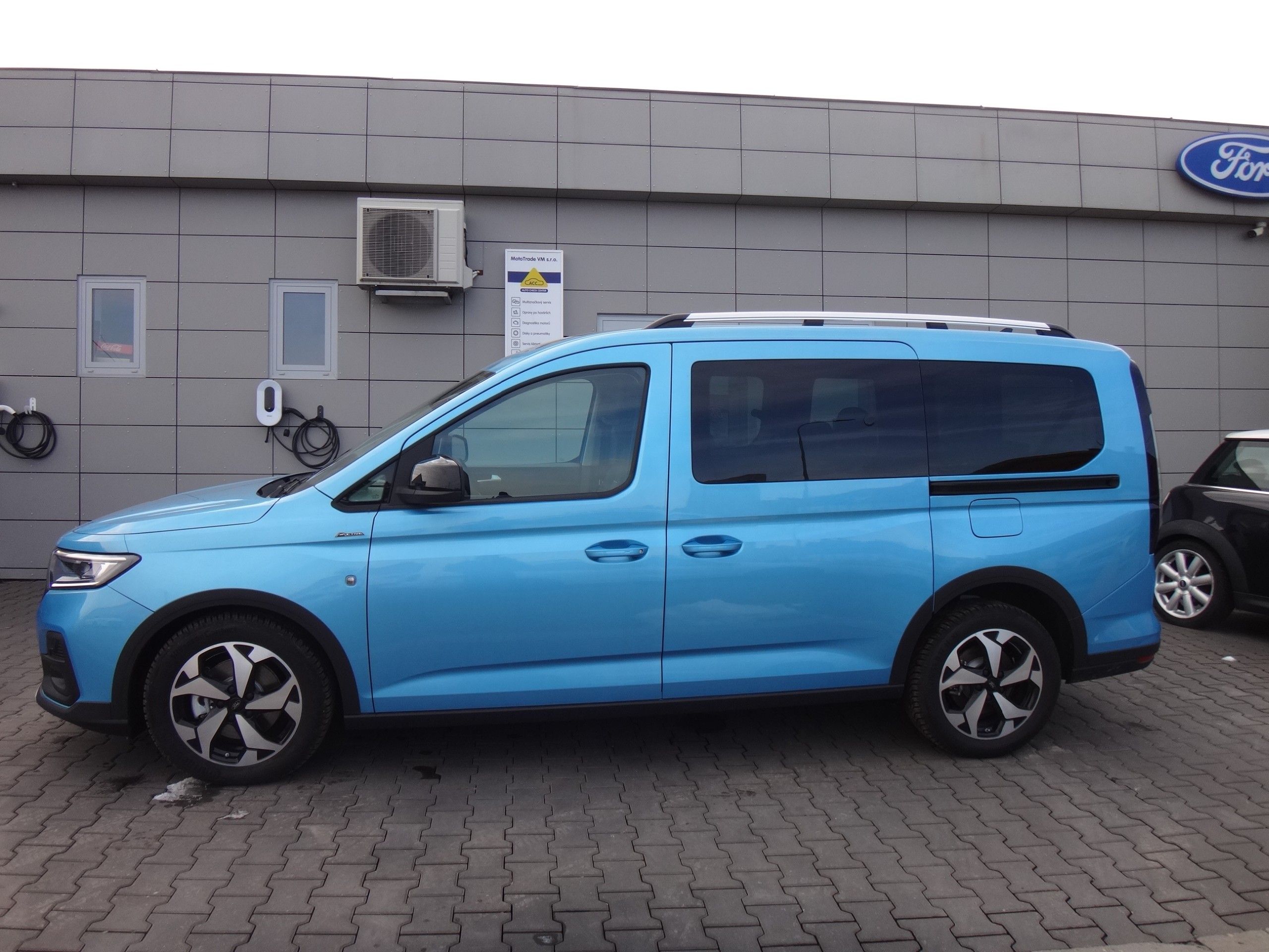 Ford Tourneo Connect, Active 2.0EcoBlue 90kW/122k_AW - fotka 2