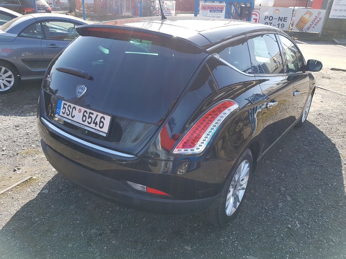 Lancia Delta, 1.4i 88KW DIGI KLIMA - fotka 6