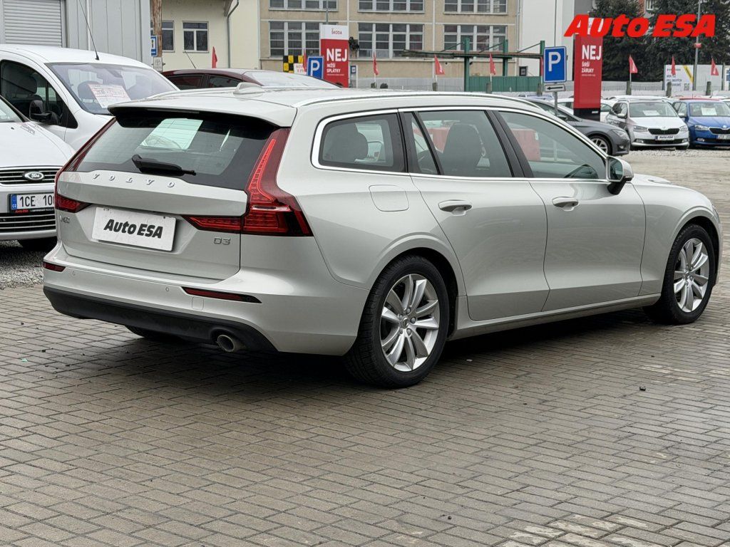 Volvo V60, 2.0 D,AT,navi,LED - fotka 6