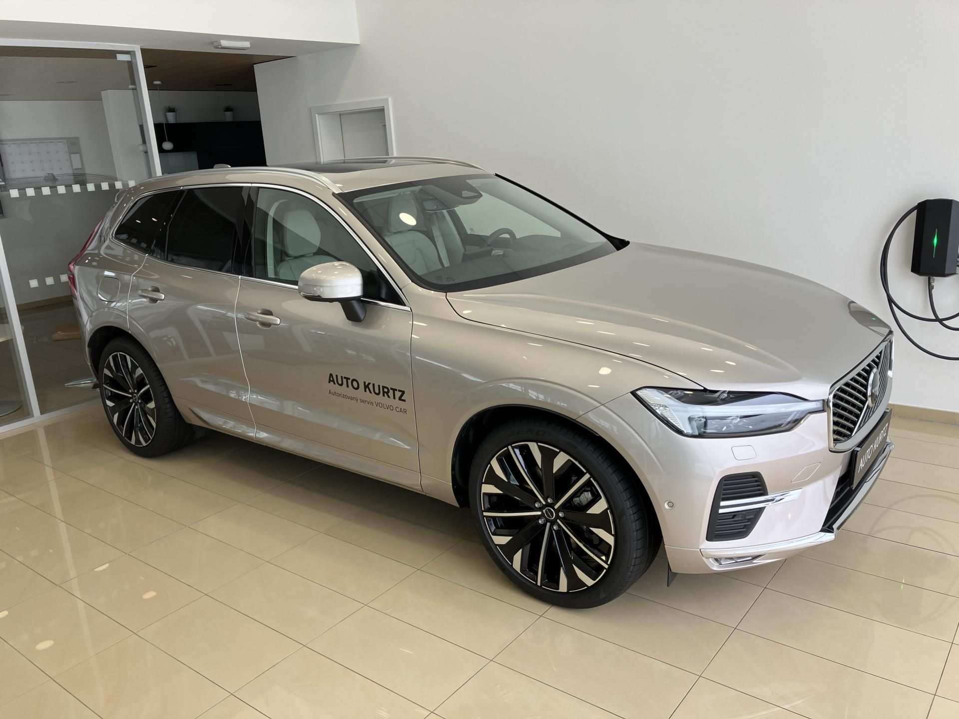 Volvo XC60, B5 AWD Ultra Bright AT8, ČR - fotka 2