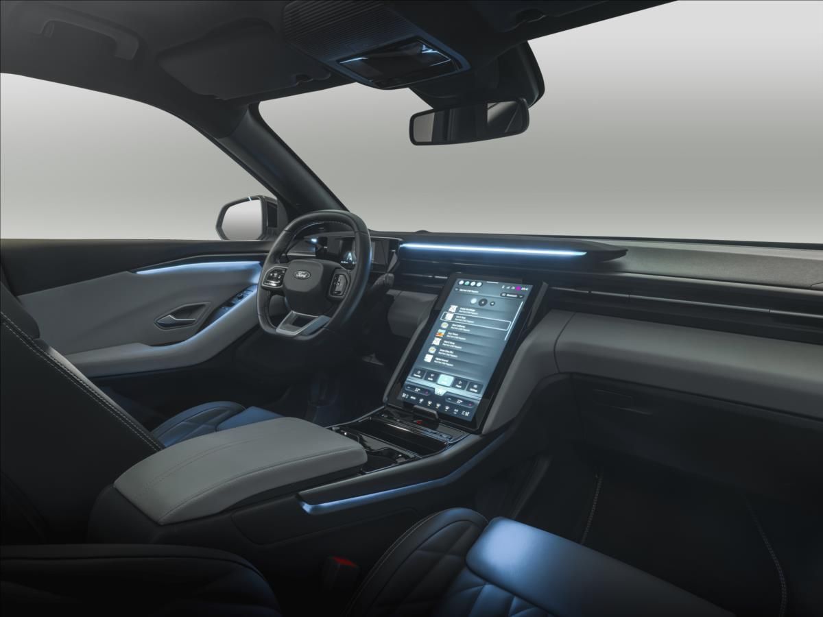 Ford Explorer, PREMIUM RWD 77 kWh Prodloužený - fotka 6