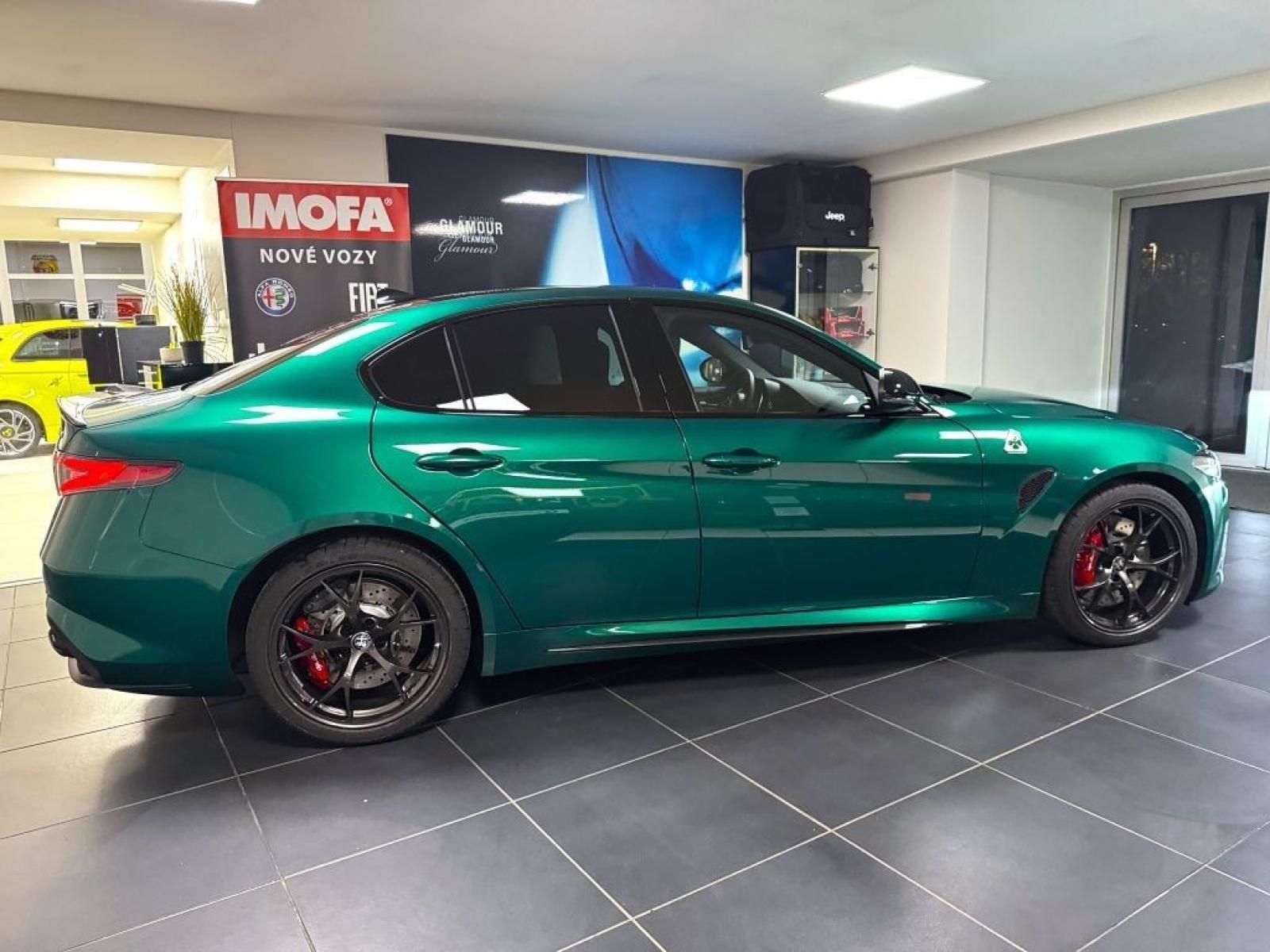 Alfa Romeo Giulia, 2.9 V6 BiTurbo 520k QV Carbon - fotka 5