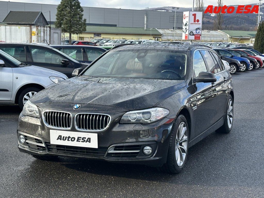 BMW Řada 5, 530D xD,AT,navi,headUP - fotka 3