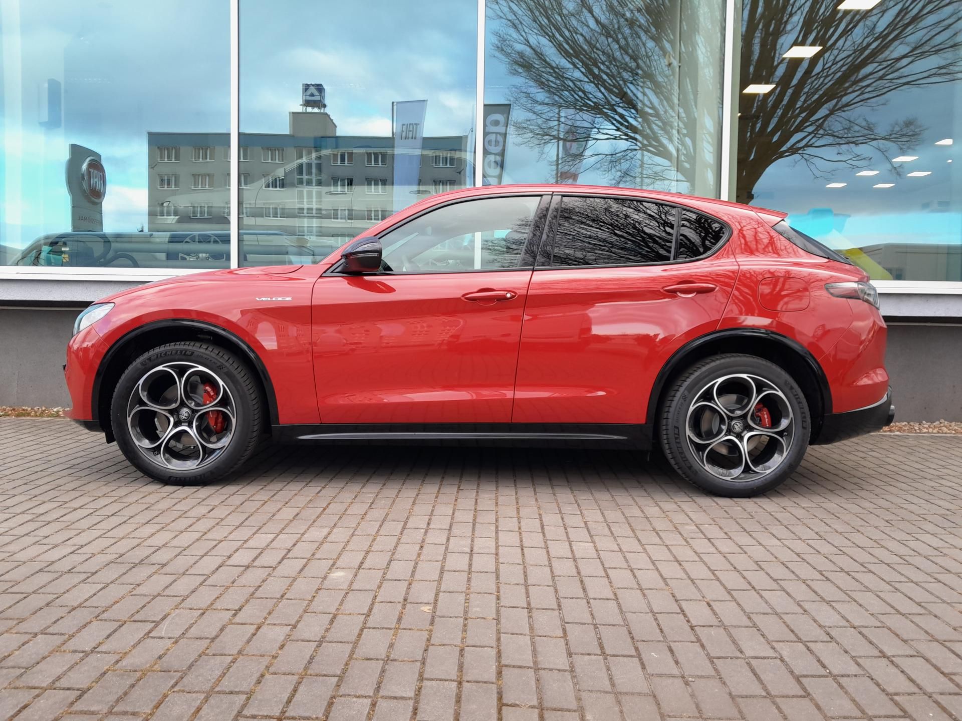 Alfa Romeo Stelvio, Veloce 4x4 2,0 280PS - fotka 6