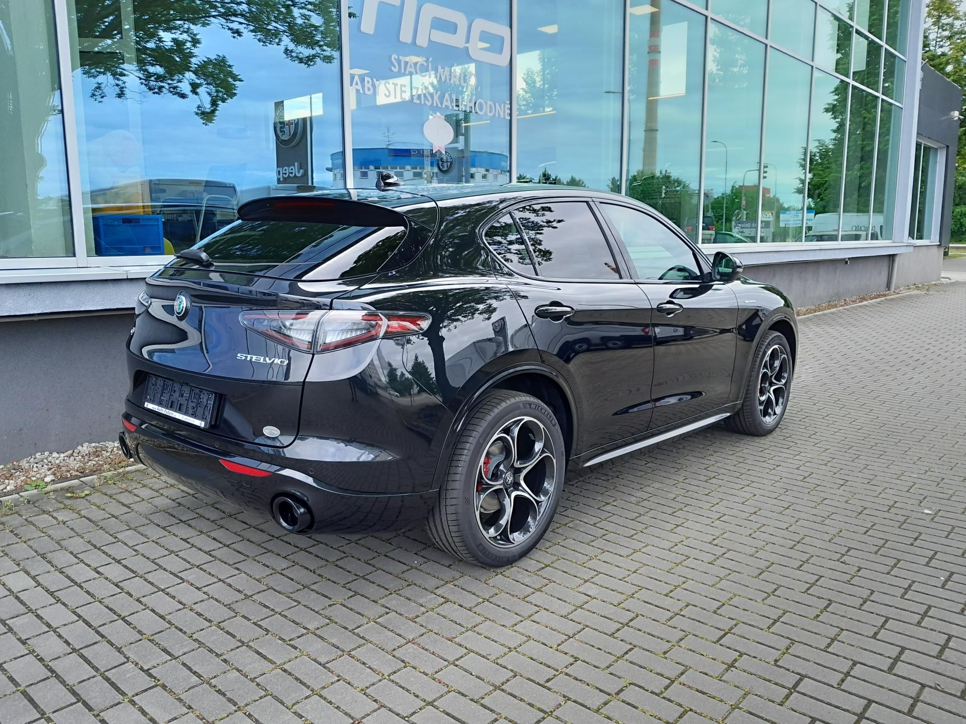 Alfa Romeo Stelvio, Veloce 4x4 2,2 MTJ  210PS - fotka 3