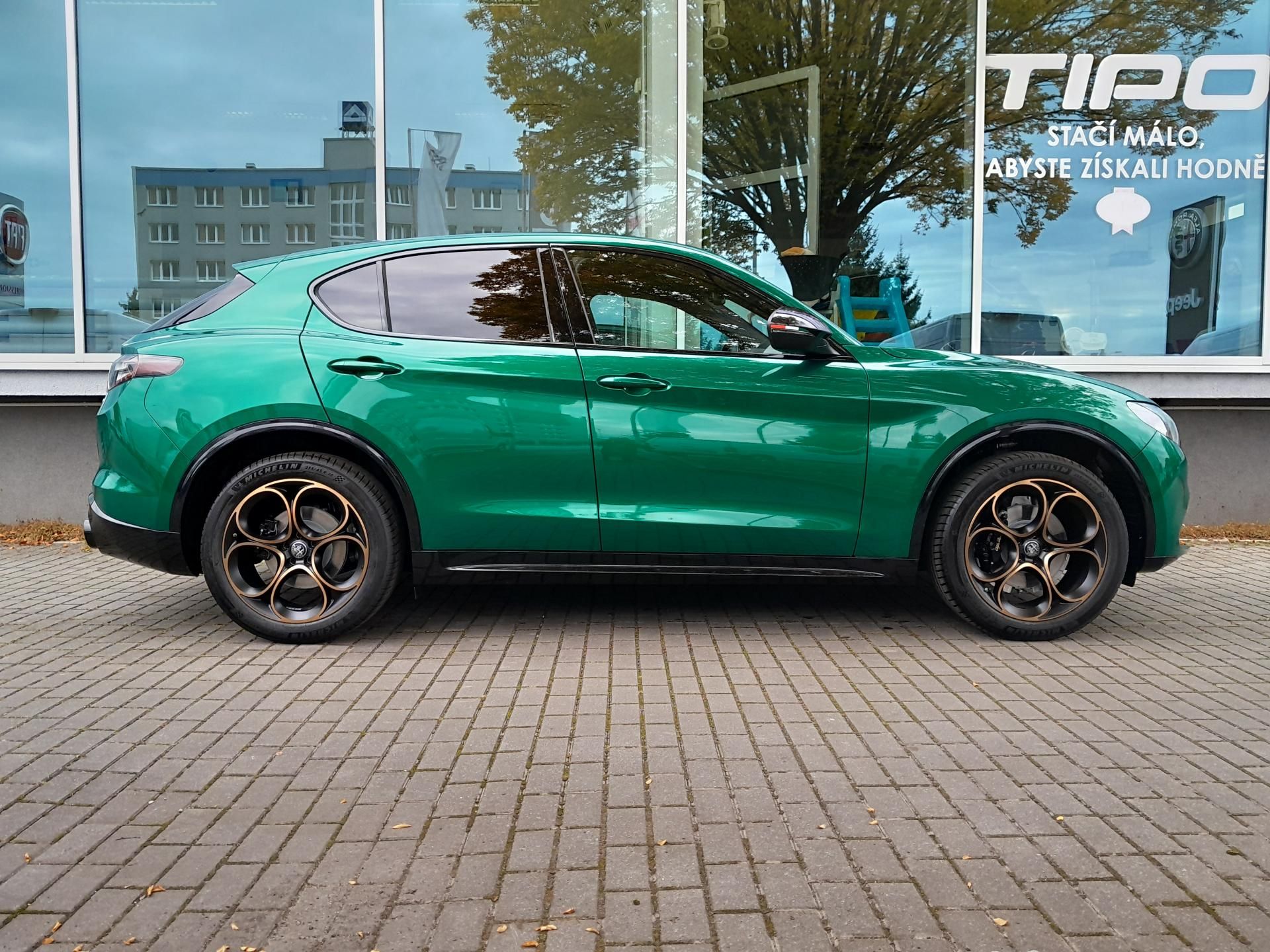 Alfa Romeo Stelvio, Intensa  4x4 2,0 280PS - fotka 5