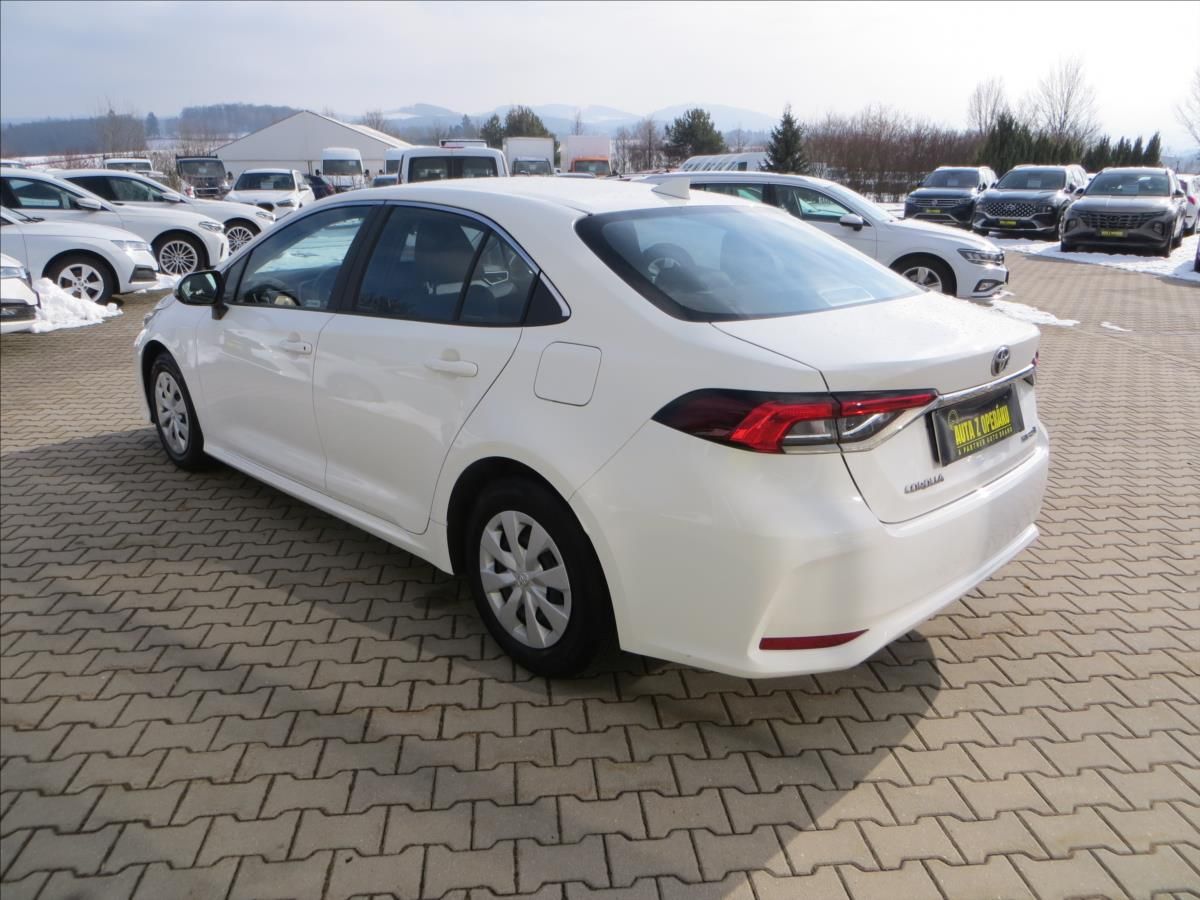 Toyota Corolla, 1,8 Hybrid Active e-CVT ČR - fotka 5