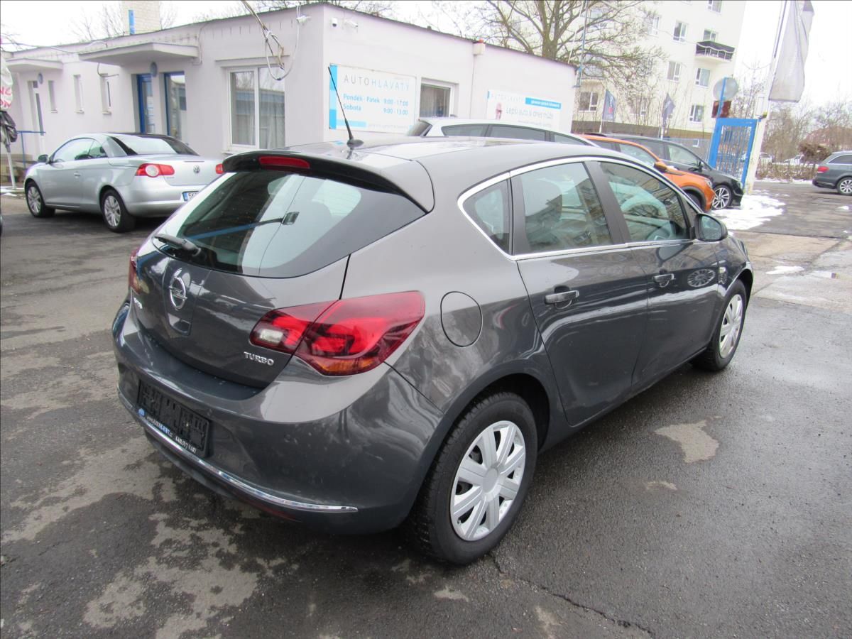 Opel Astra, 1,4 Turbo 103kW - fotka 6