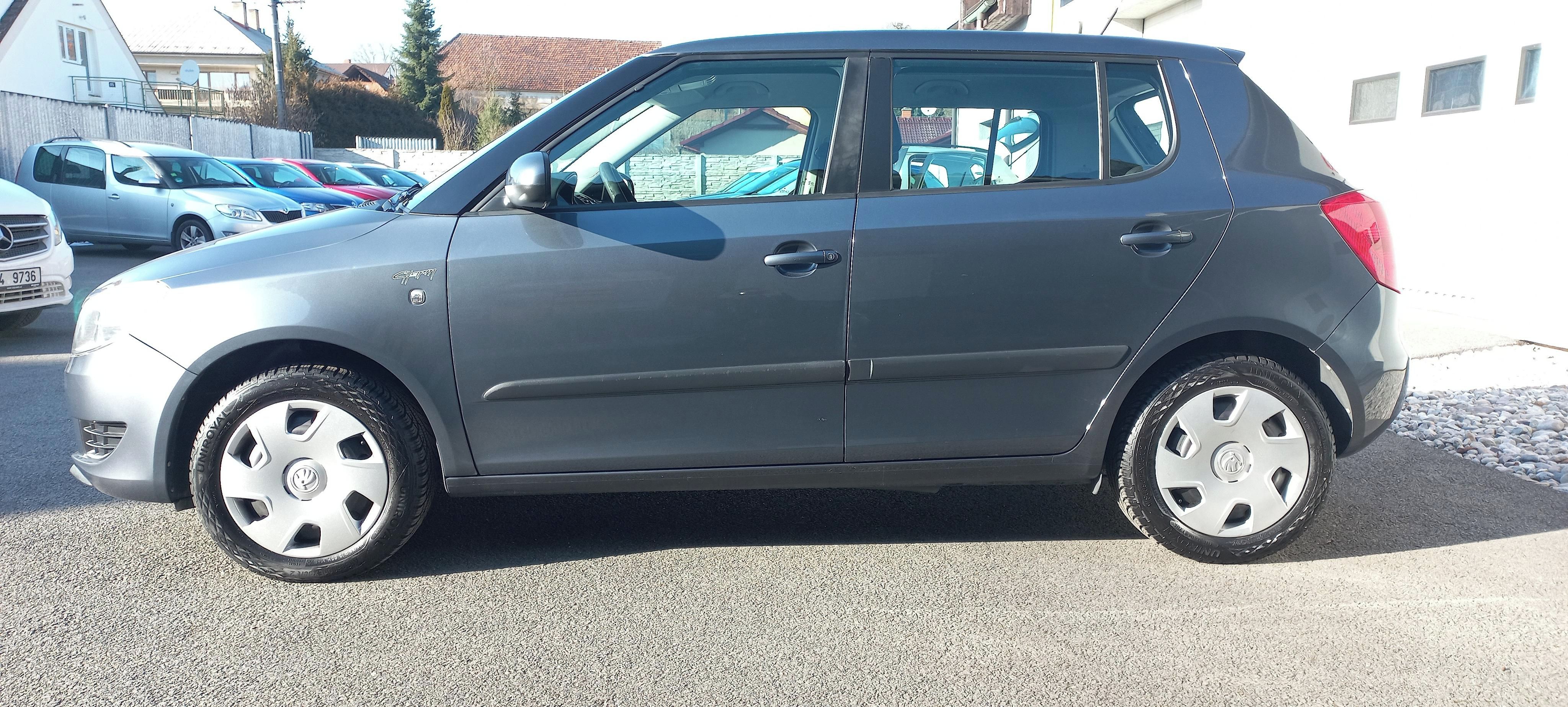 Škoda Fabia, 1.2 Ambiente,  Celoroční pneu - fotka 4
