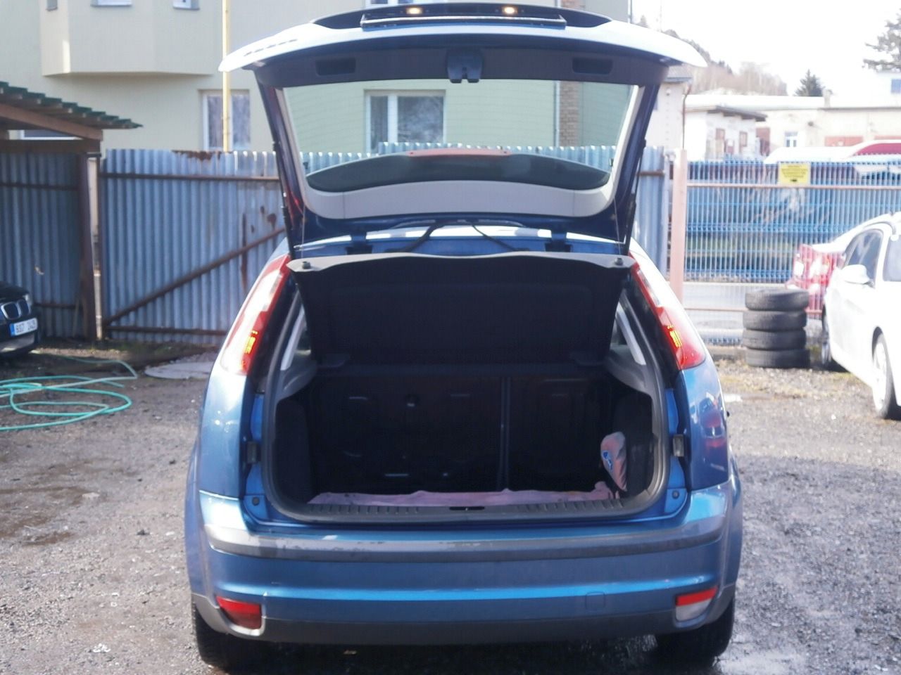 Ford Focus, 1,6i 16V KLIMA - fotka 5