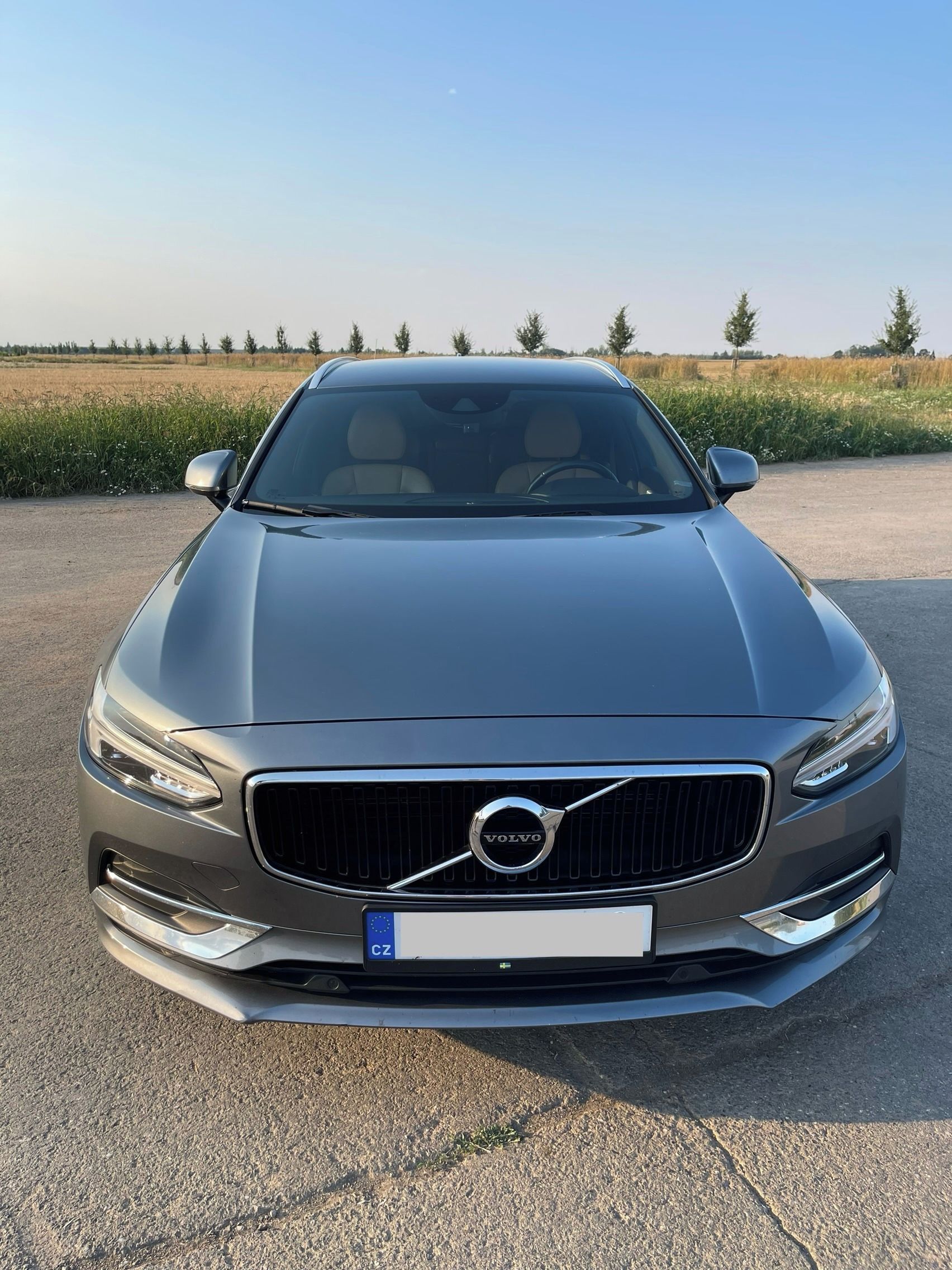 Volvo V90, 110kw Momentum Pro - fotka 2