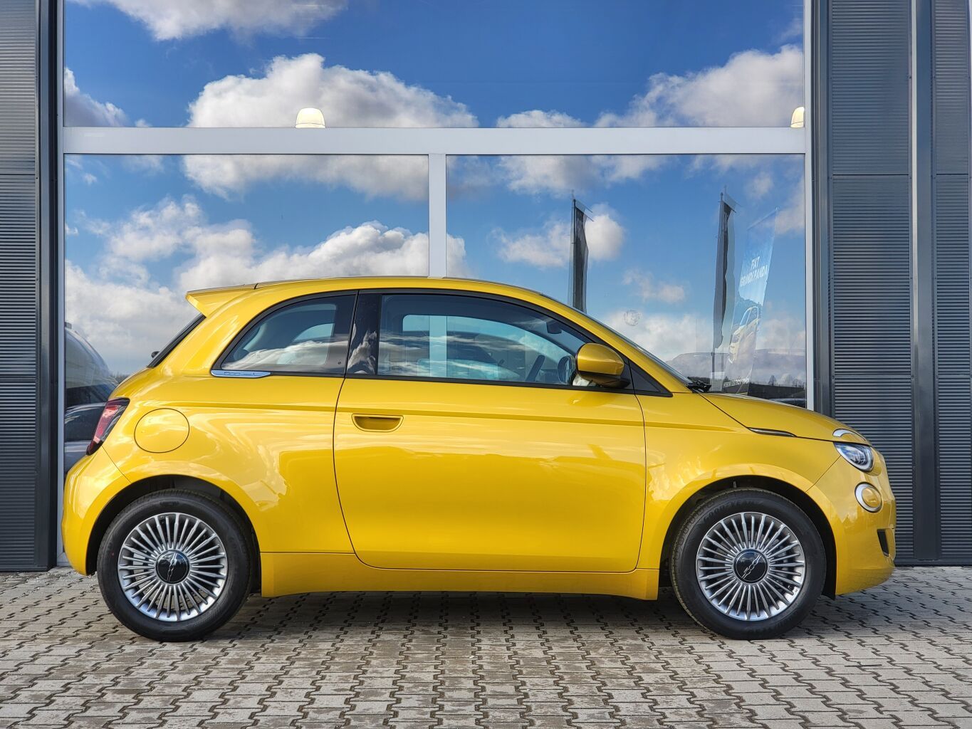 Fiat 500, Torino 1.0 BSG Hybrid 65k MAN6 - fotka 5