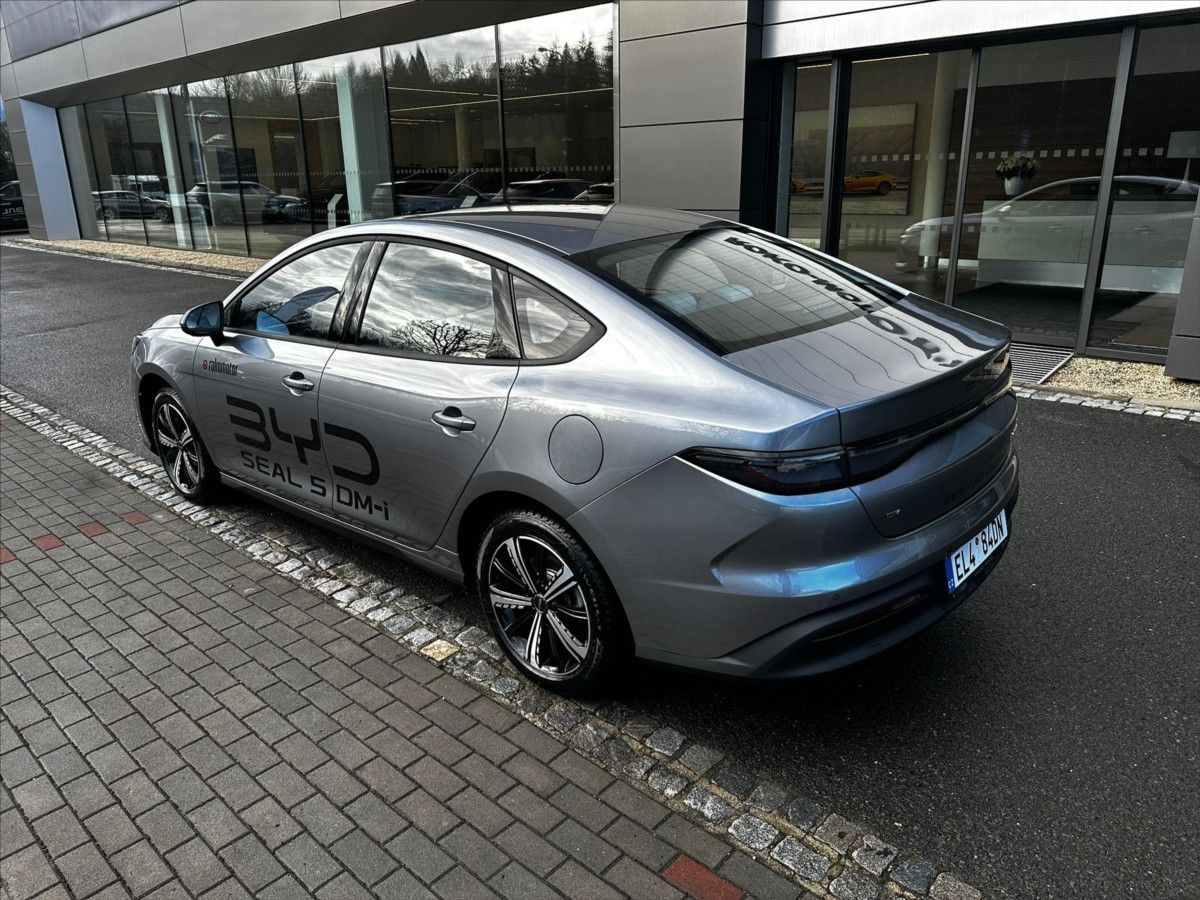 BYD Seal 5 DM-i, 1,5 Výbava Design - fotka 3