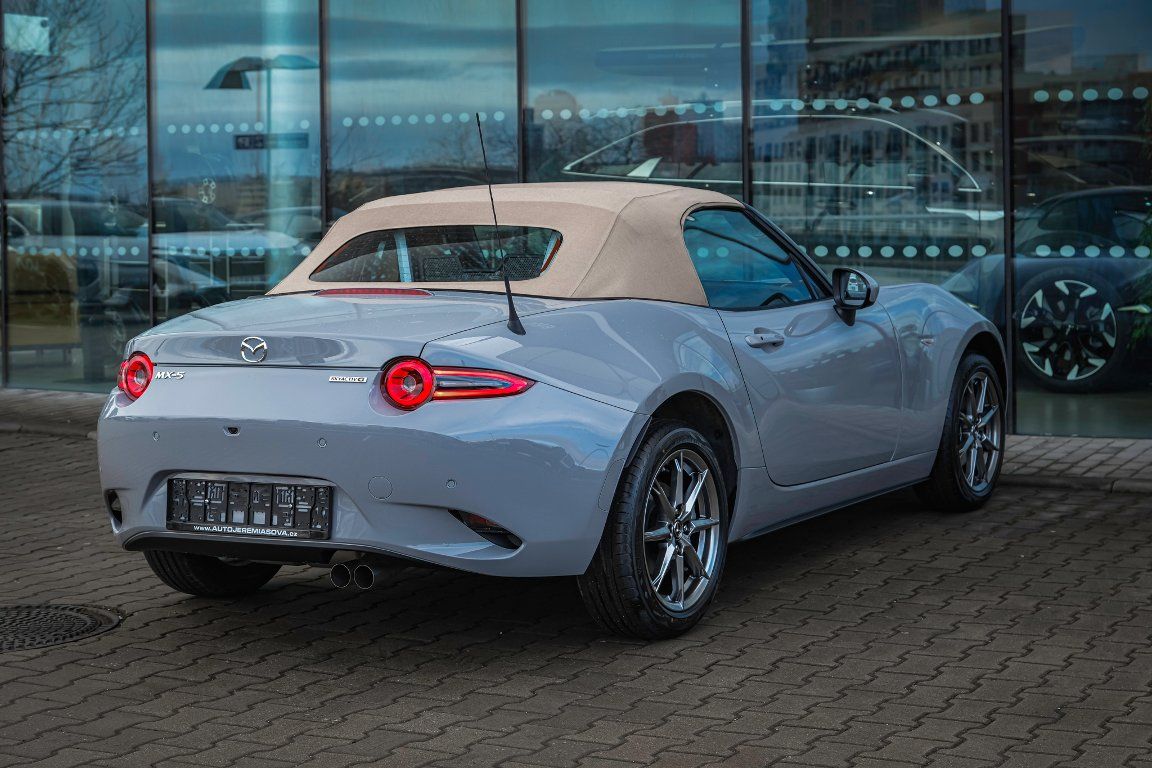 Mazda MX-5, ST 1.5L 132k 6MT Kazari - fotka 5