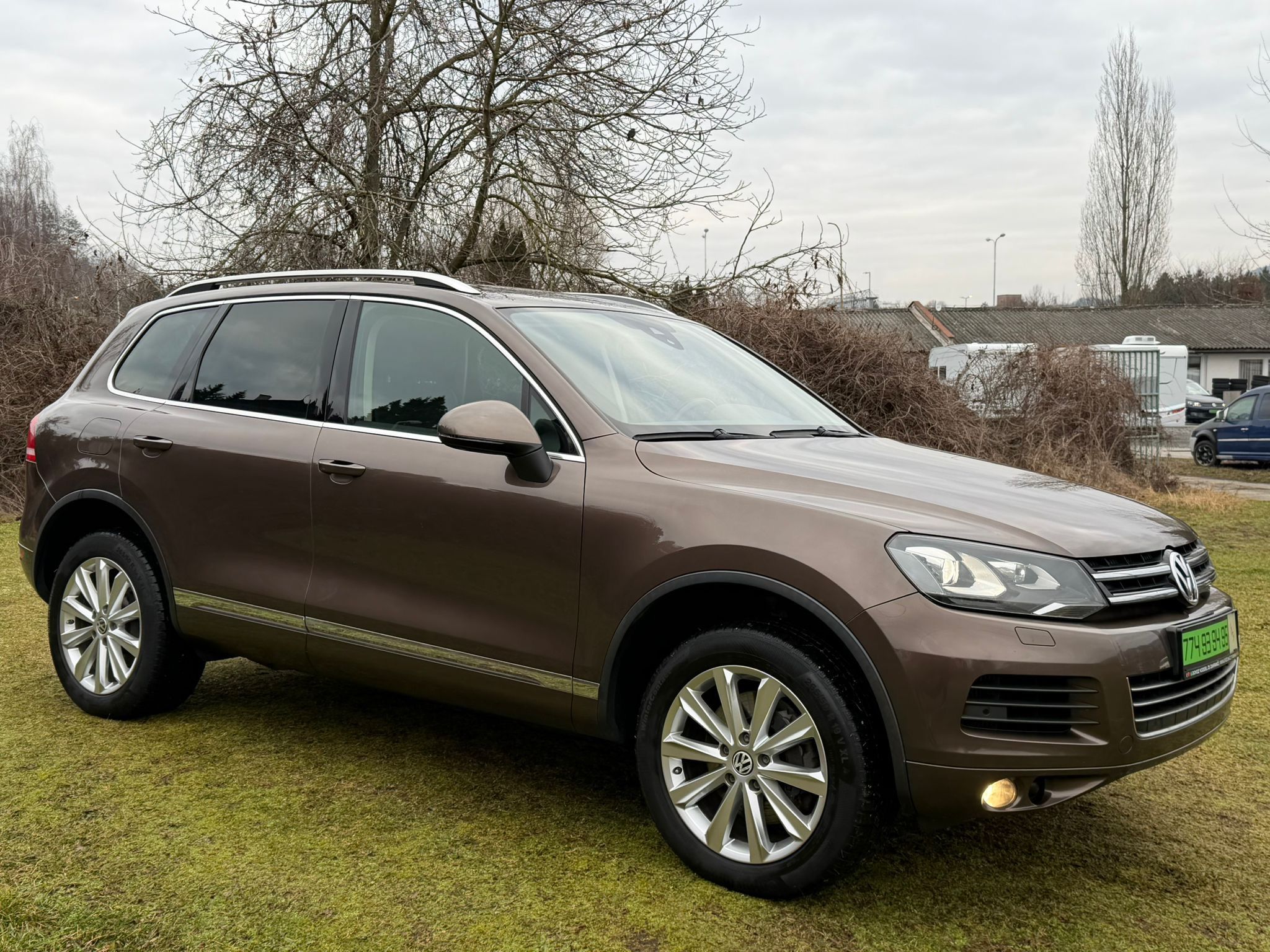Volkswagen Touareg, 4,2 TDI V8 4x4 - TOP VÝBAVA - fotka 4