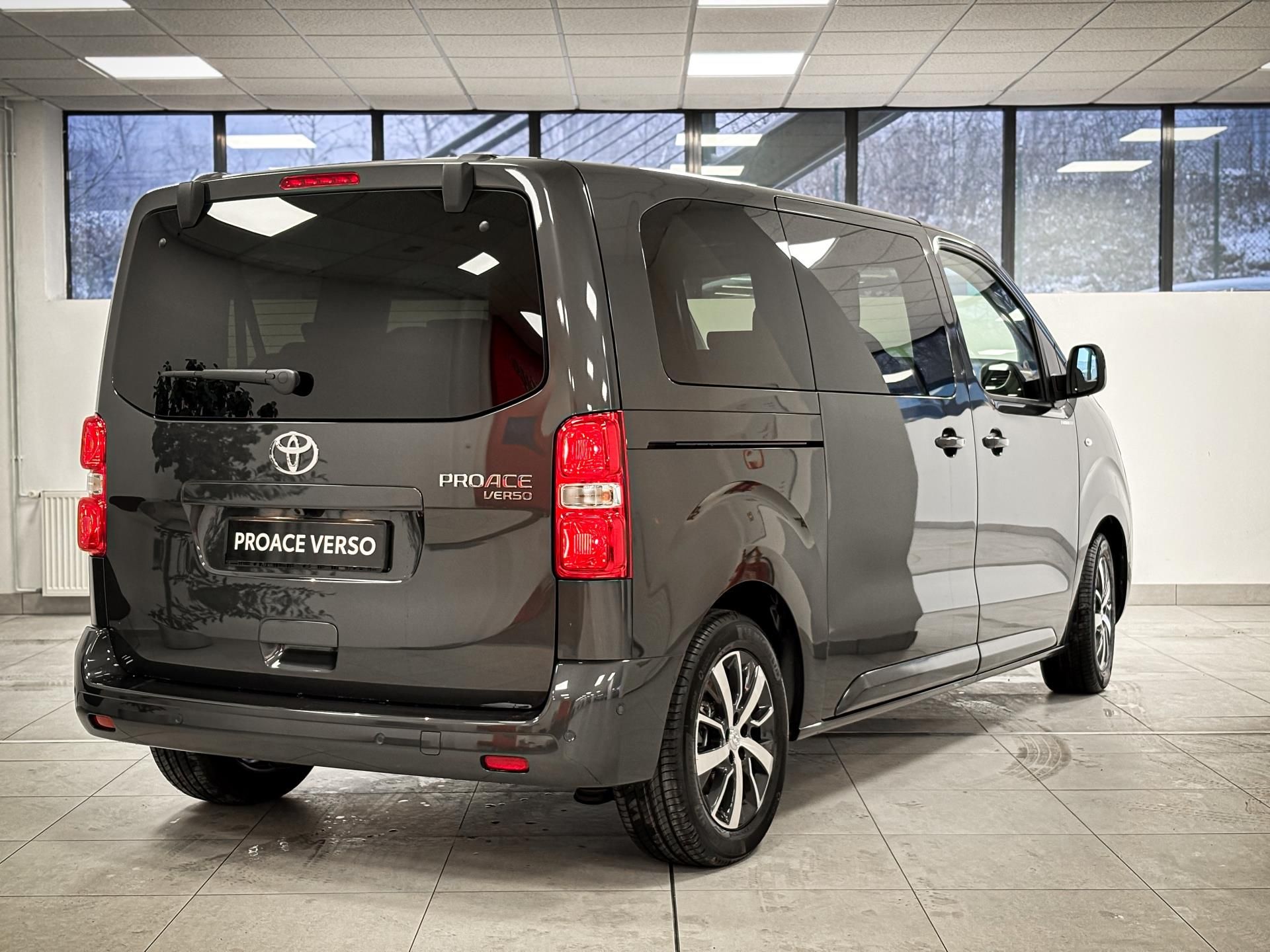 Toyota Proace Verso, 2.0D 6MT Family 8S - fotka 4