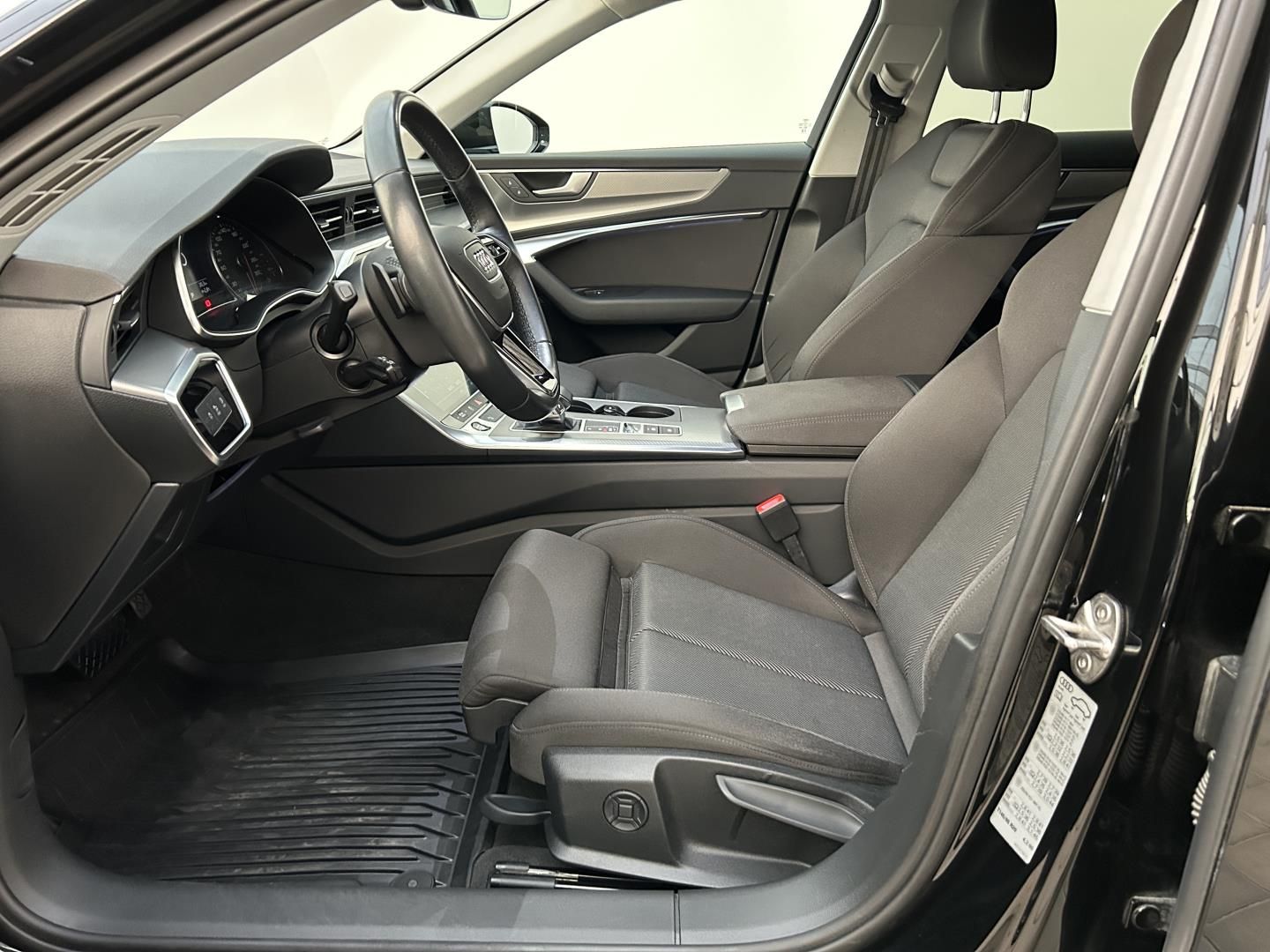 Audi A6 Avant, 2.0TDI 150kW 4x4  Sport - fotka 6