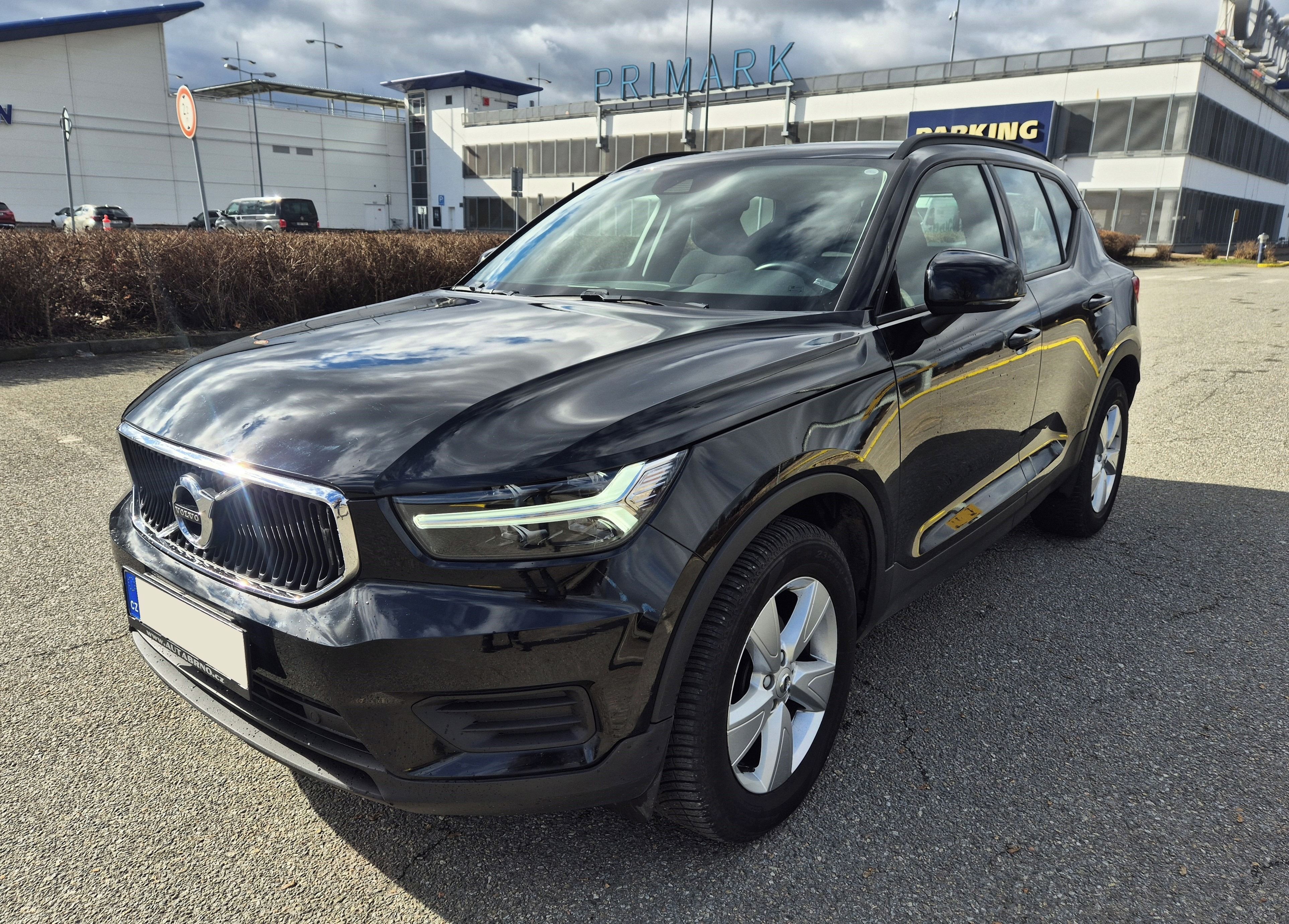 Volvo XC40, 1.5i 163PS 1.MAJ MANUÁL ! LED