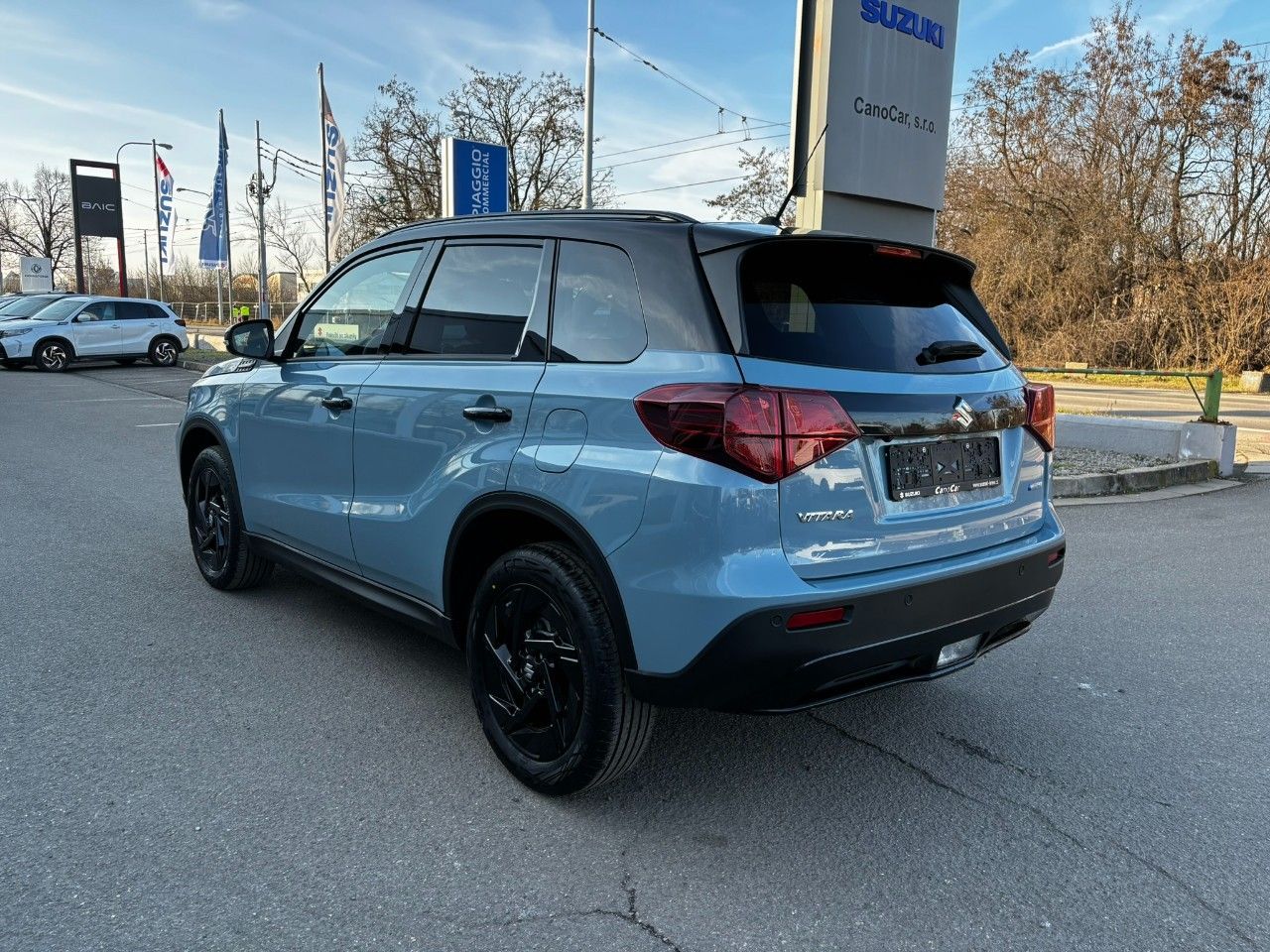 Suzuki Vitara, 4x4 automat Black Edition - fotka 5