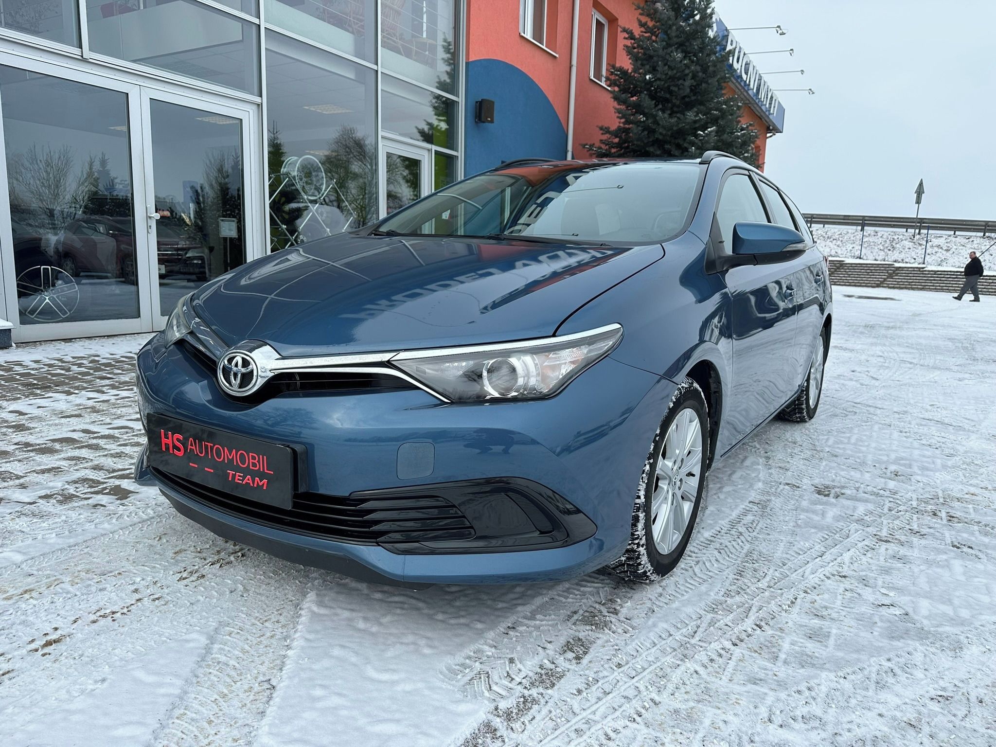 Toyota Auris, Kombi 1,33i 73 kW