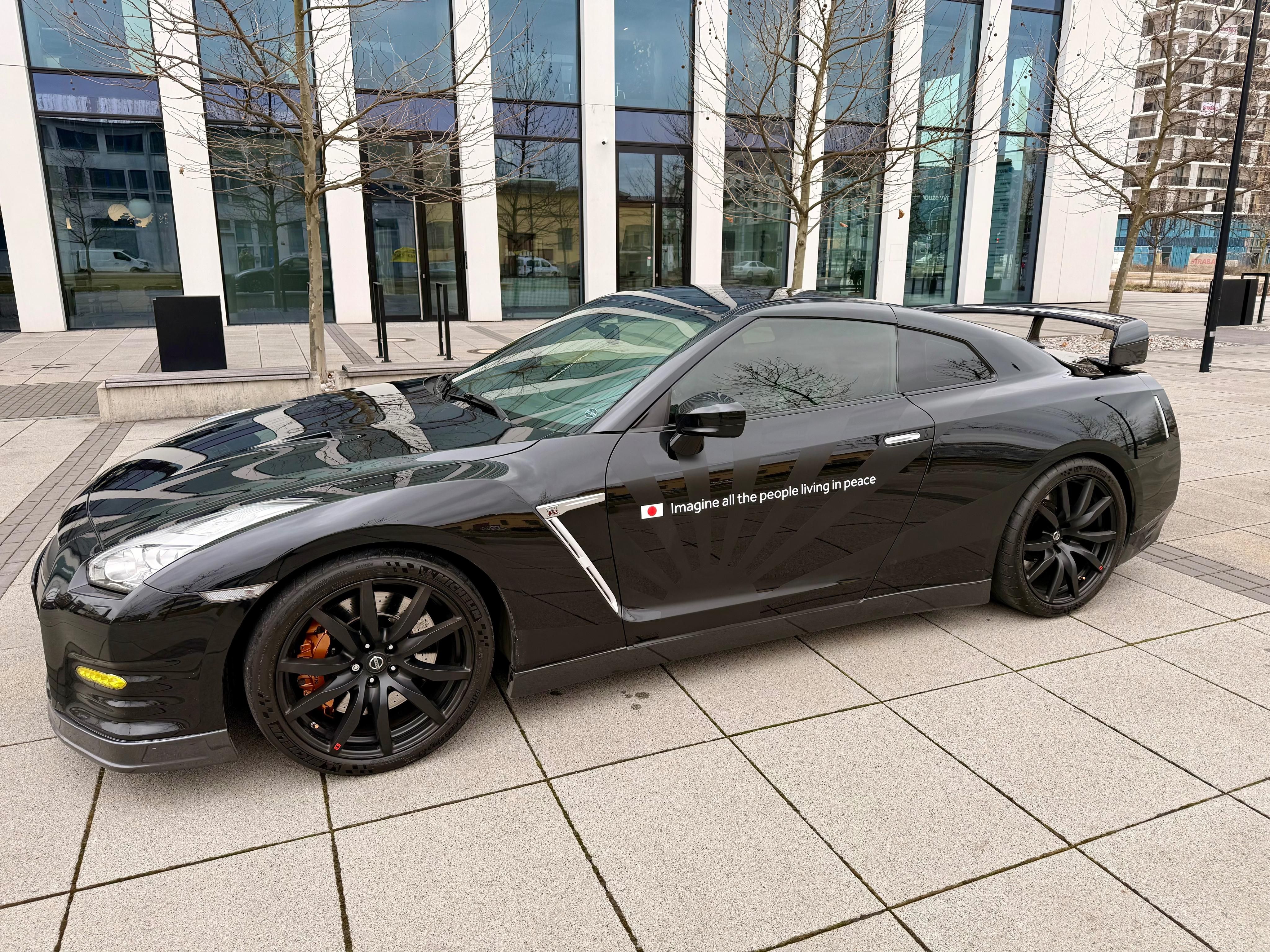 Nissan GT-R - fotka 2