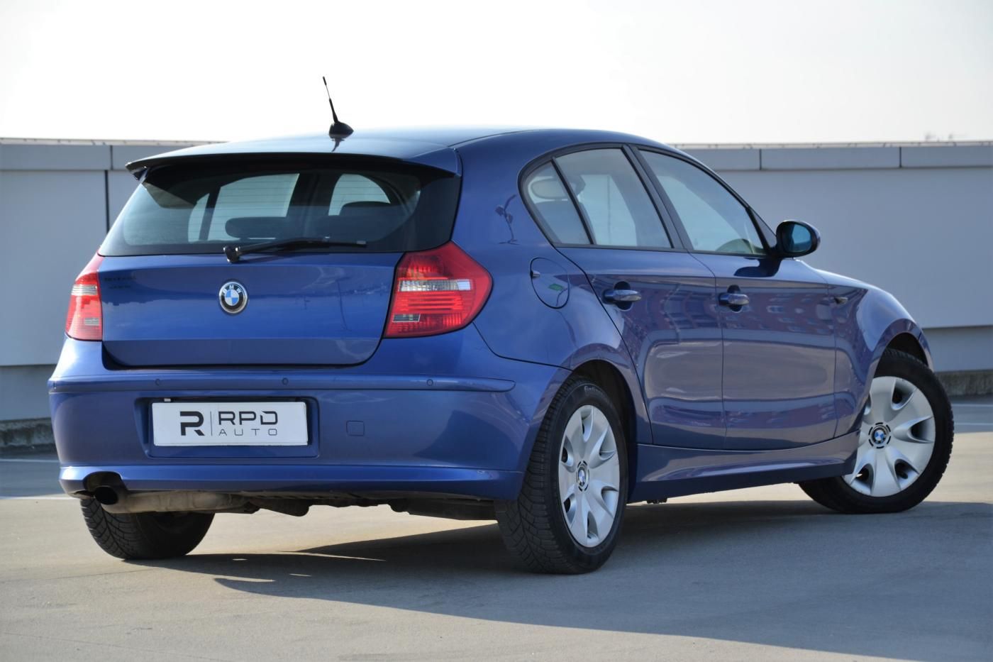 BMW Řada 1, 118i / 105 kW / MANUÁL - fotka 2