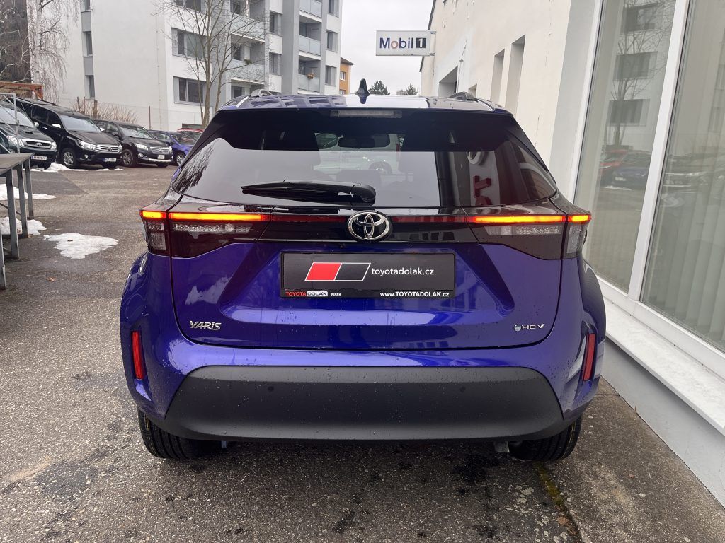 Toyota Yaris Cross, 1.5 HEV Style + zimní komplety - fotka 5