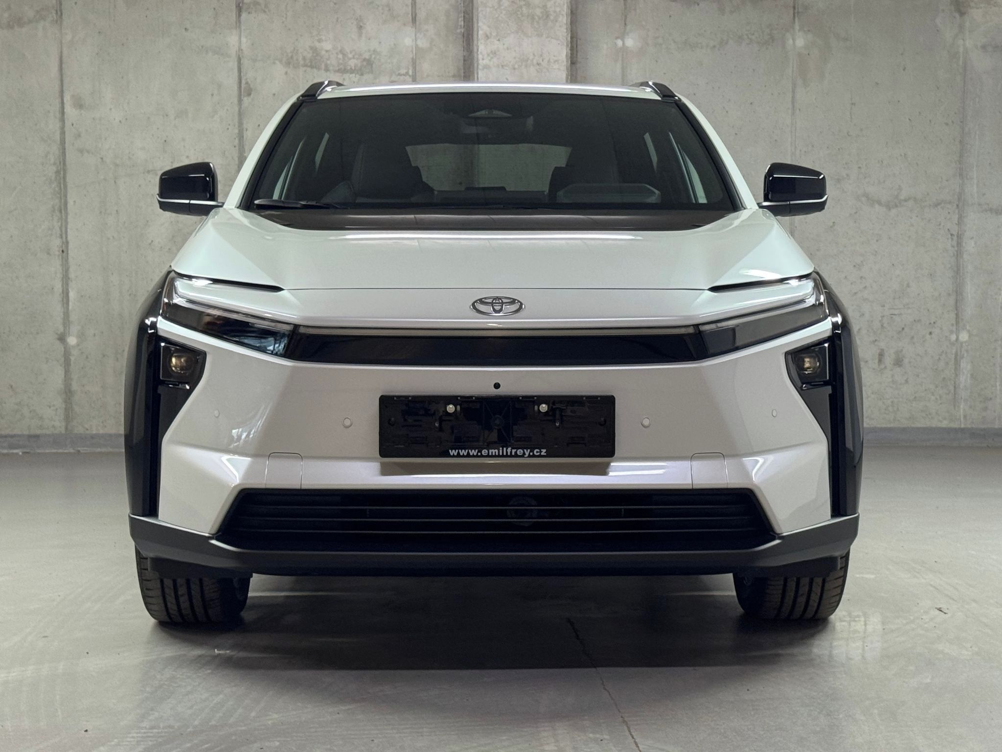 Toyota bZ4X, Executive VIP 73.1 kWh 4x4 - fotka 2