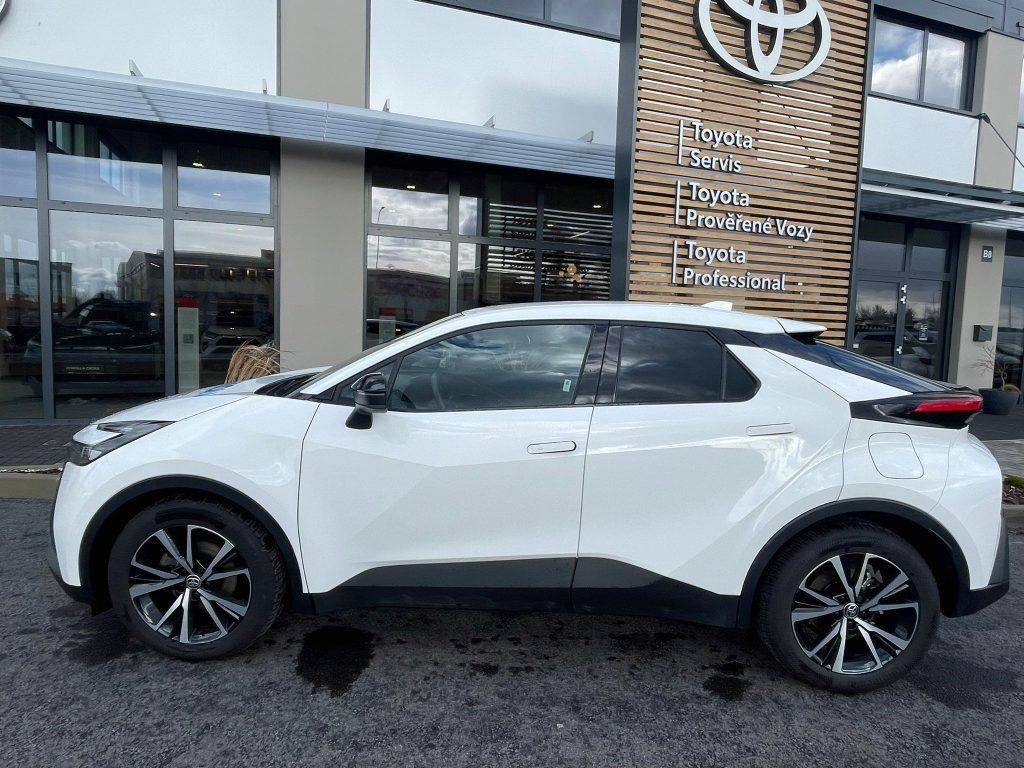 Toyota C-HR, 1.8 Hybrid automat 140HP Style - fotka 3