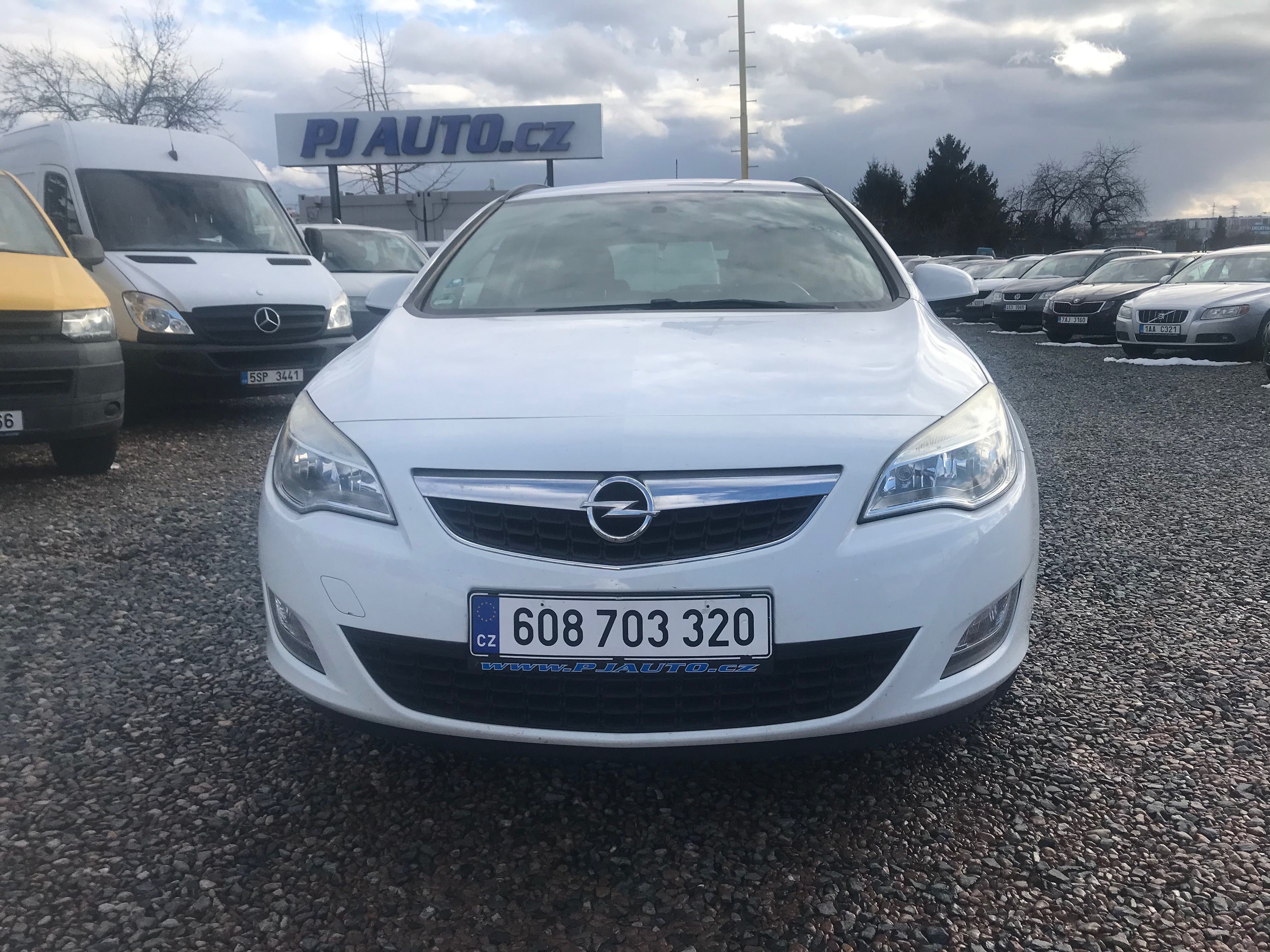 Opel Astra, 1.4i 74 KW,KLIMA ,TEMPOMAT.... - fotka 2