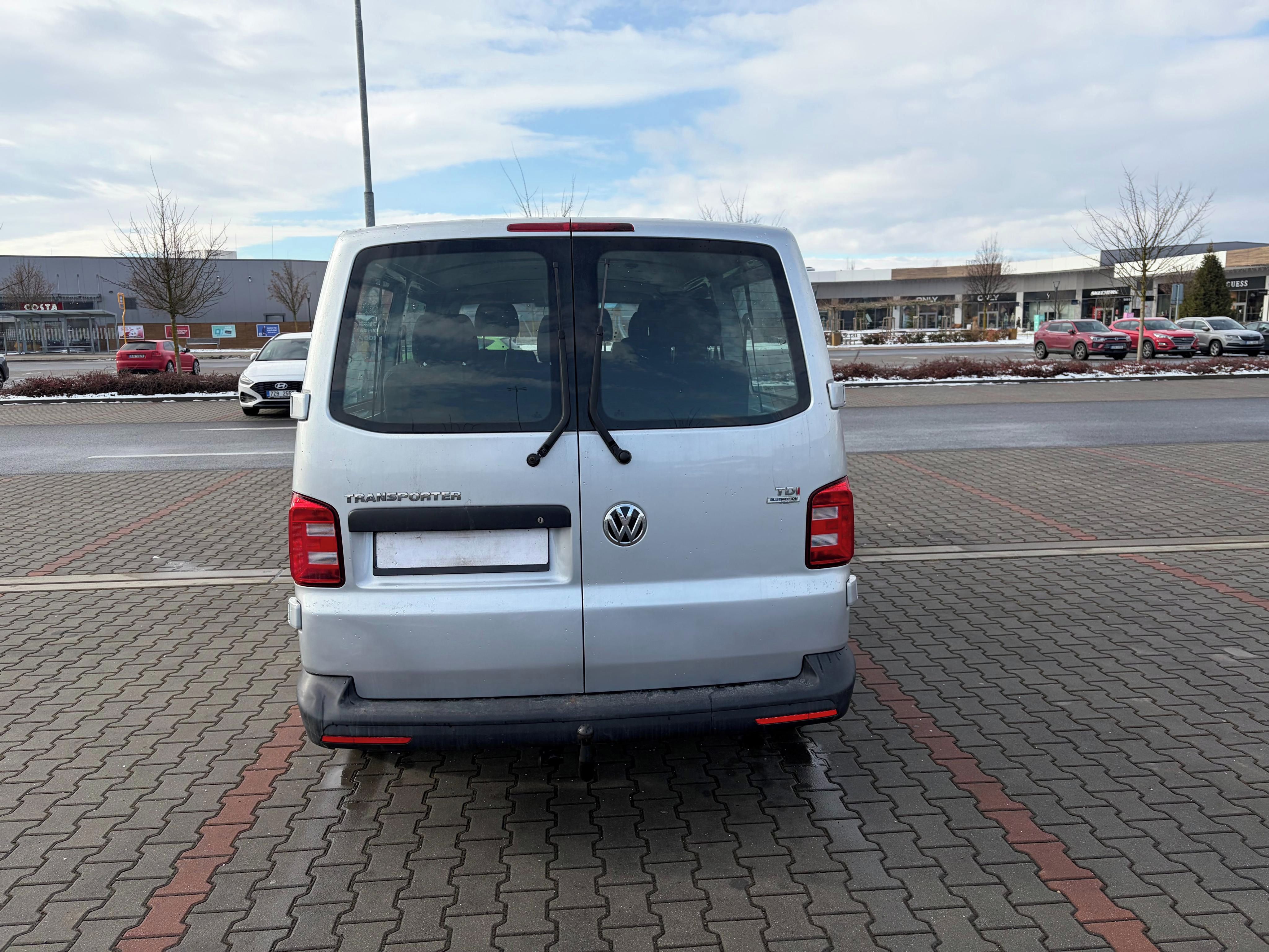 Volkswagen Transporter, 2.0 TDi 1.maj.ČR 9míst long - fotka 4
