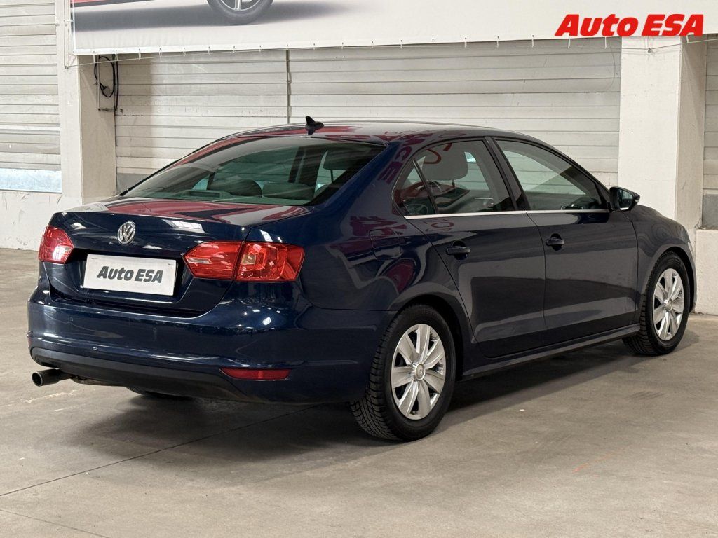 Volkswagen Jetta, 1.4TSi,AC,výhřev sed - fotka 6