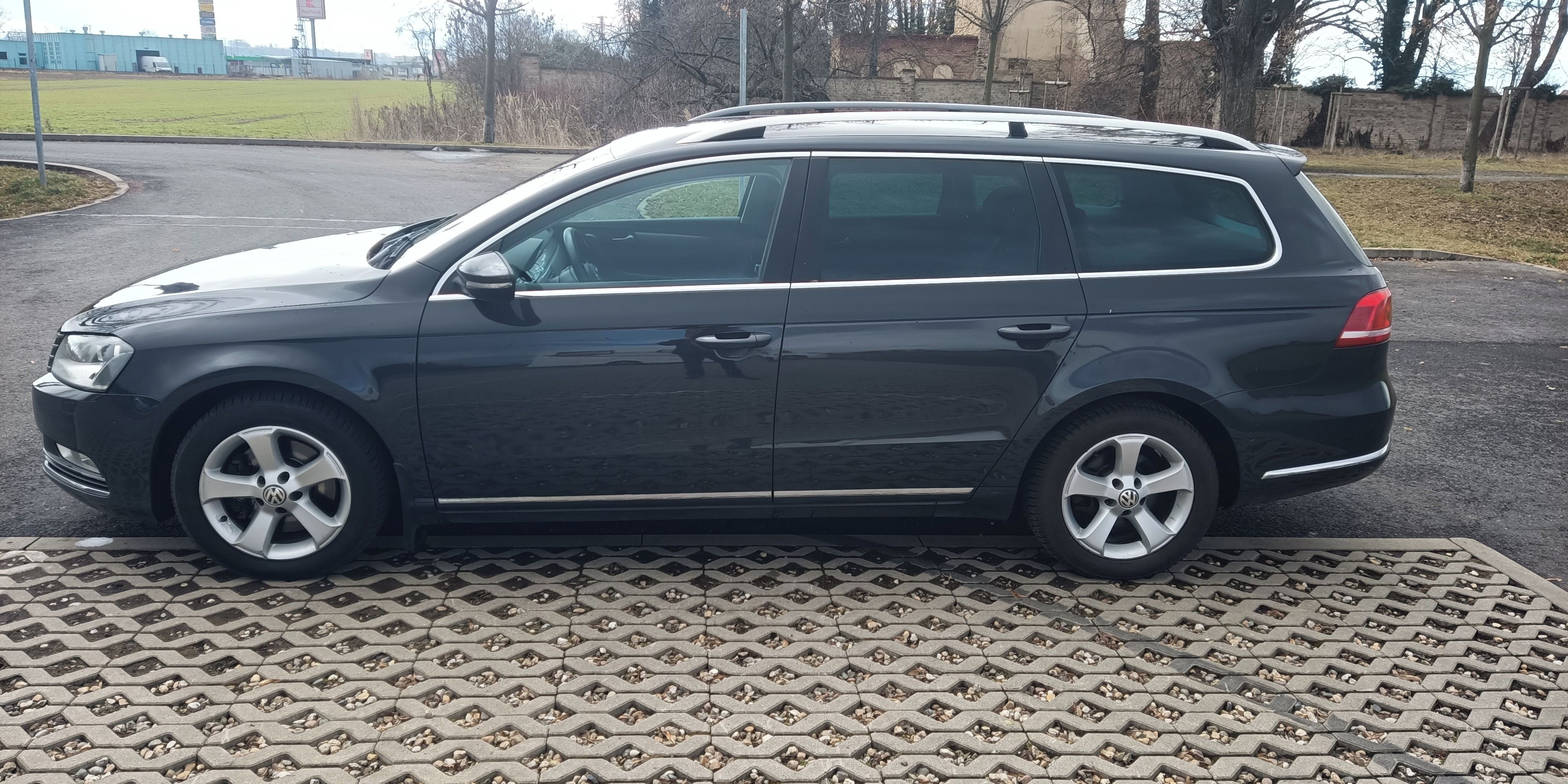 Volkswagen Passat, Kombi 2,0 TDI 103 KW - fotka 2
