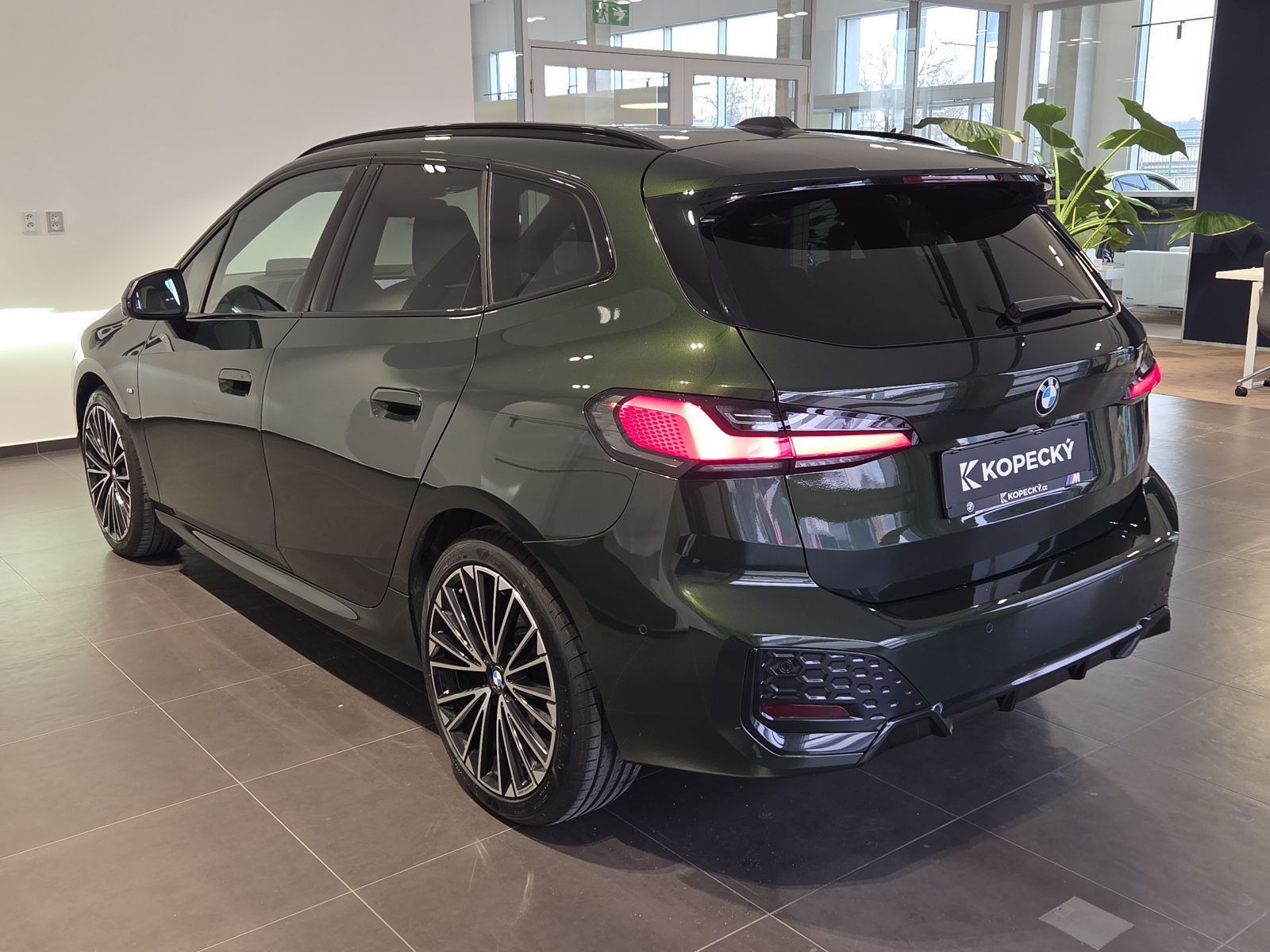 BMW Řada 2, 218i Active Tourer M Sport - fotka 4