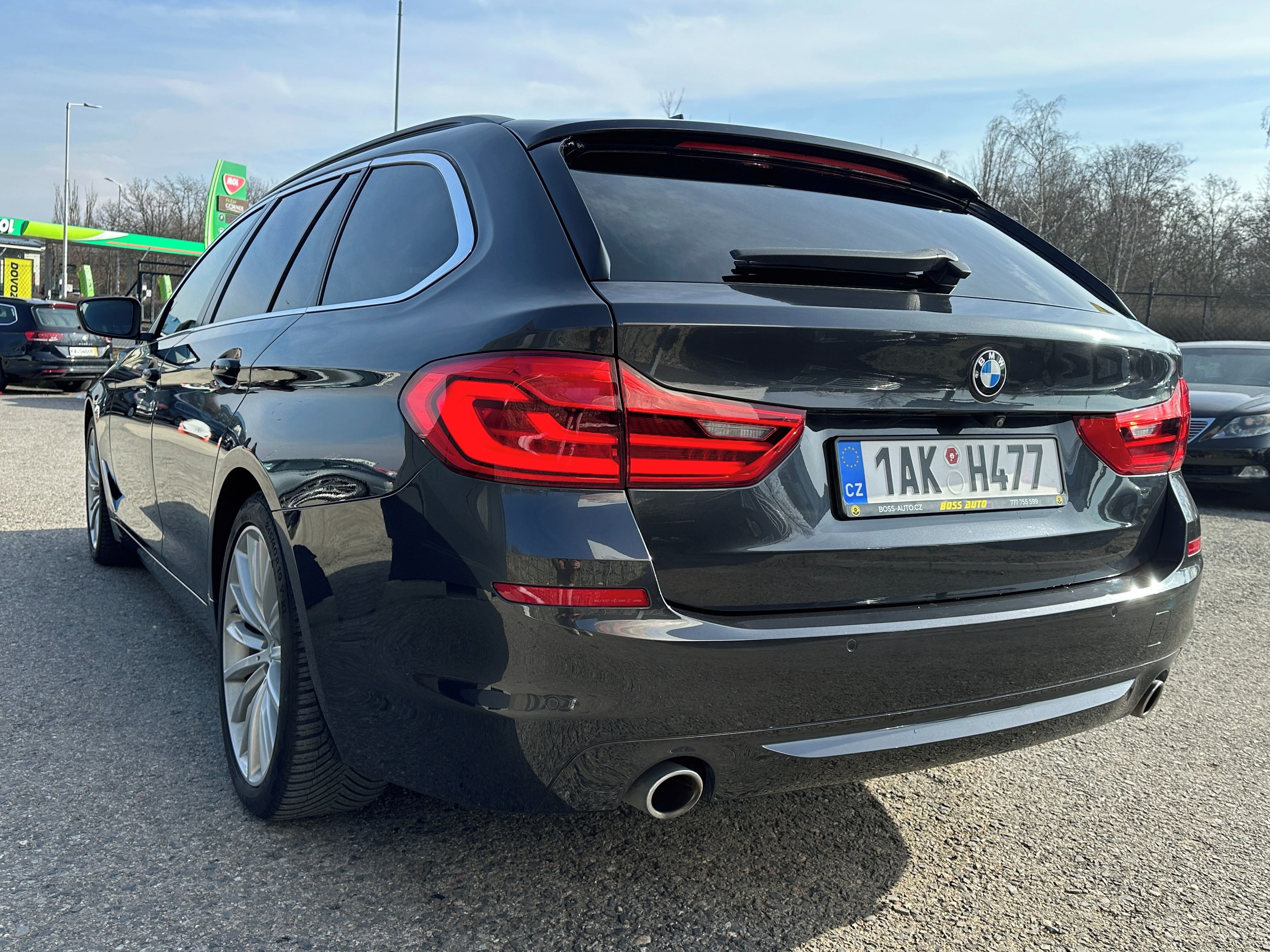 BMW Řada 5, BMW 520D 2019 - fotka 4