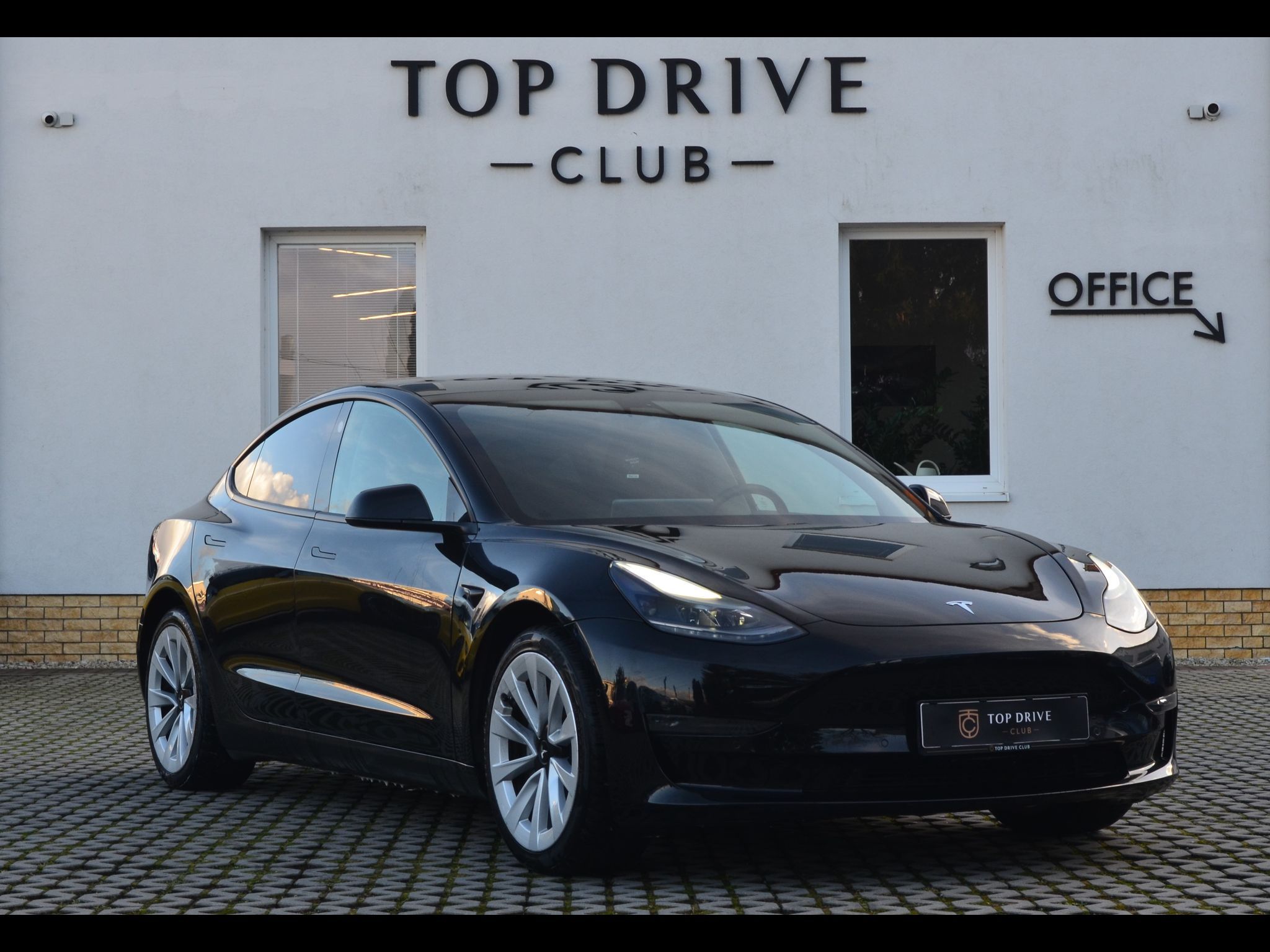Tesla Model 3, LR/Tažné/Tepelné čerpadlo/19" - fotka 3