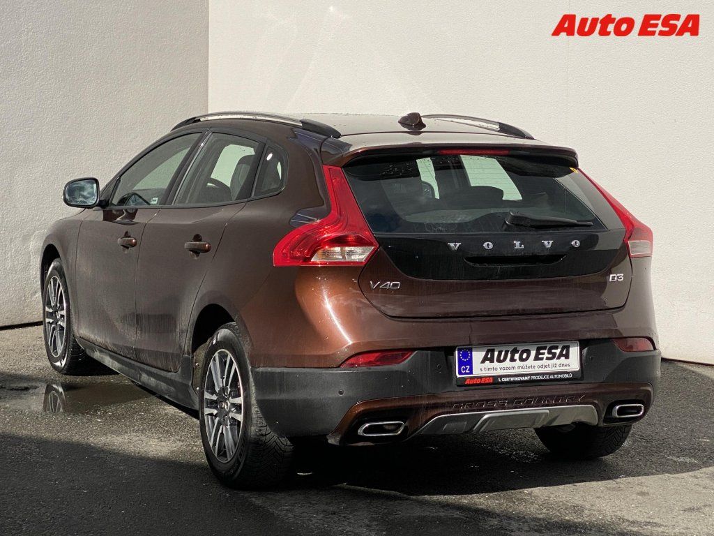 Volvo V40, 2.0 D3,Cross Country,AT - fotka 6