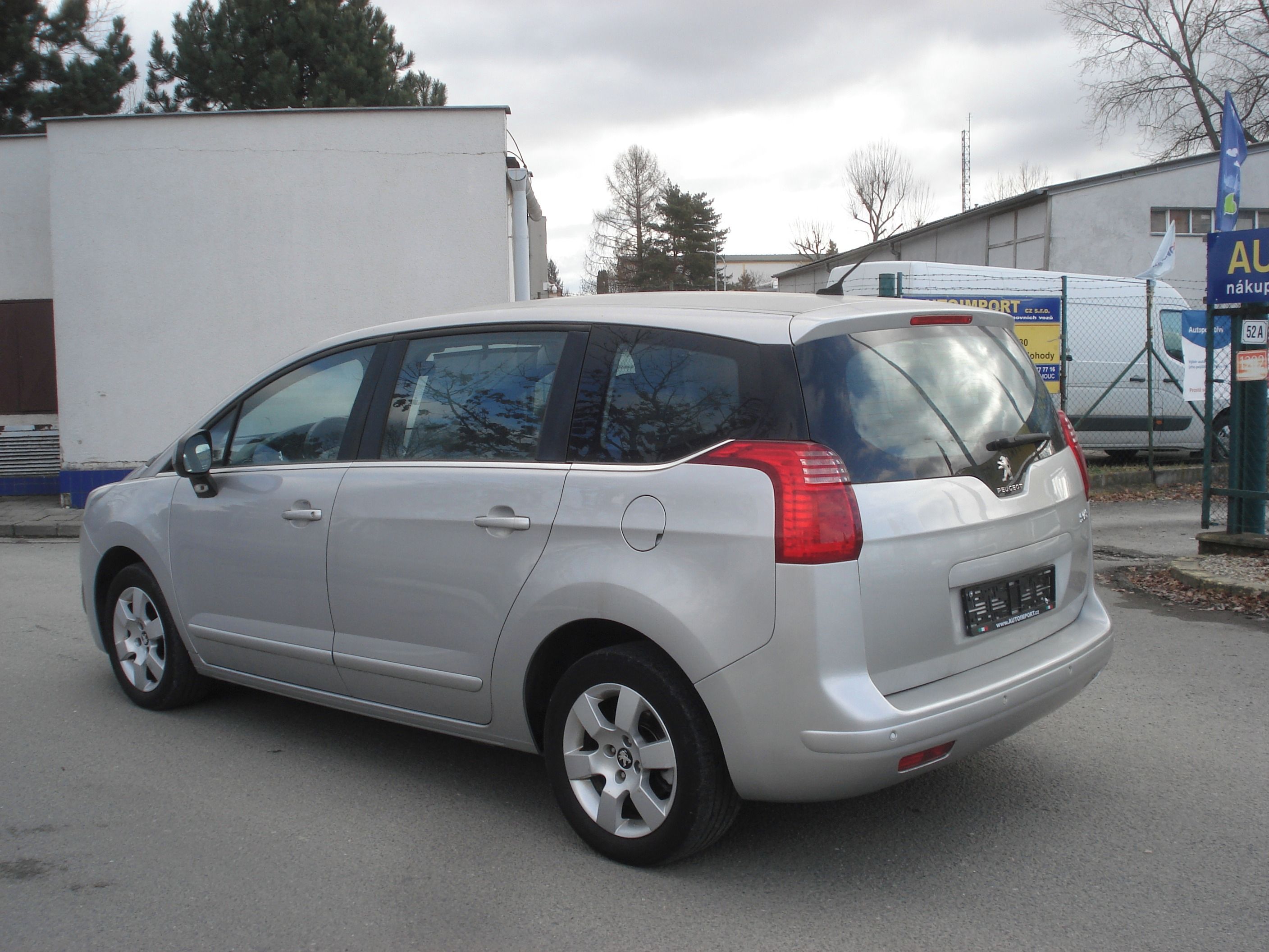 Peugeot 5008, 1.6 HDi 7 MIST NAVI - fotka 2