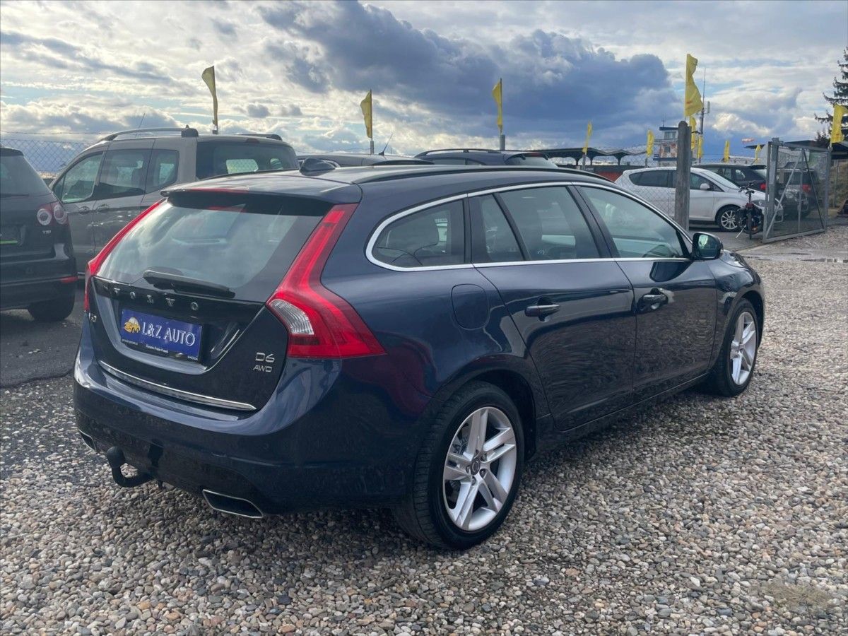 Volvo V60, 2,4 D-PLUG IN HYBRID - fotka 6