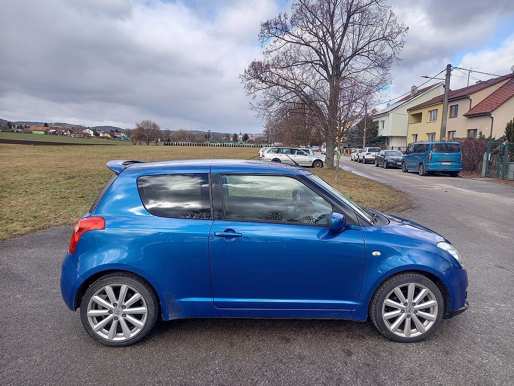 Suzuki Swift, 1.6i 92kw klima+Alu.kola - fotka 6