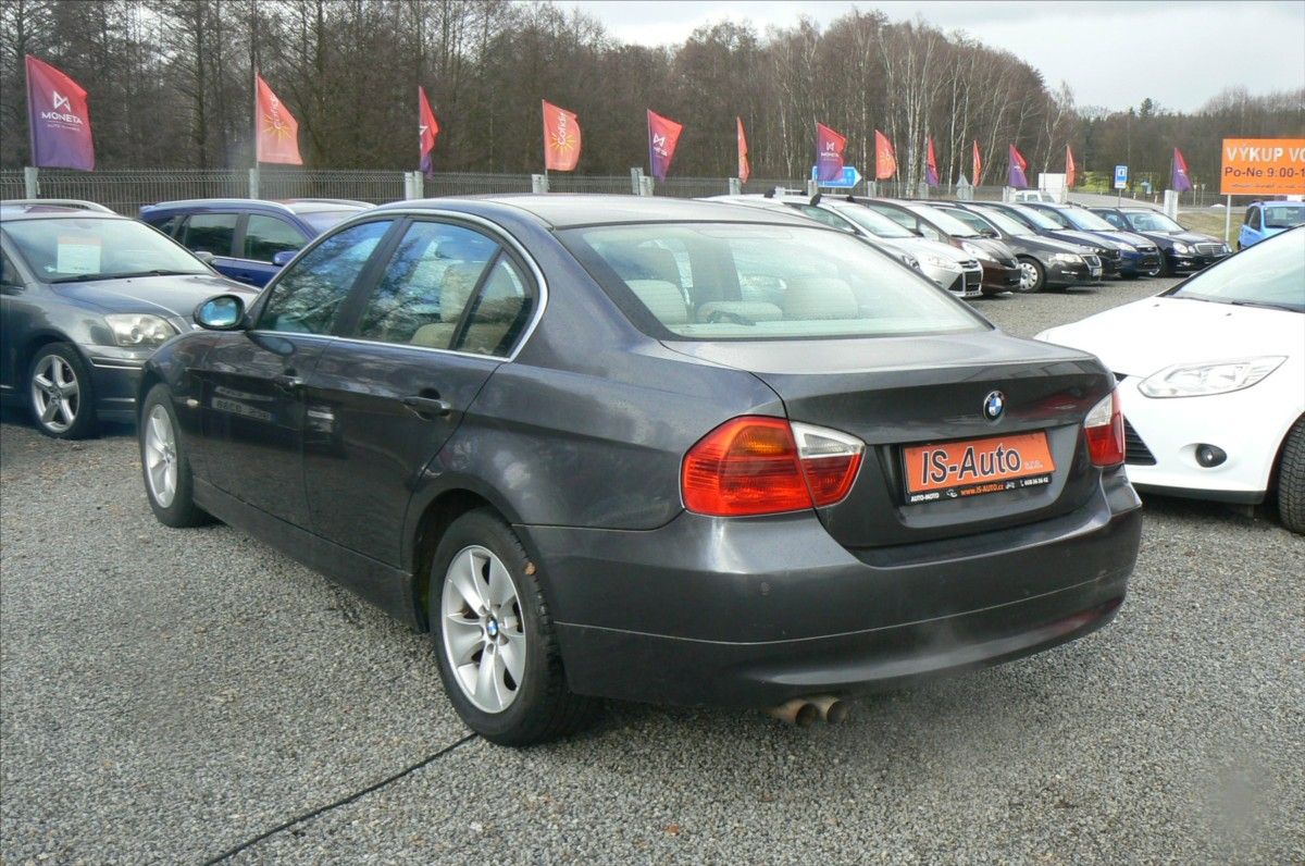 BMW Řada 3, 2,5 325i AUTOMAT - fotka 5