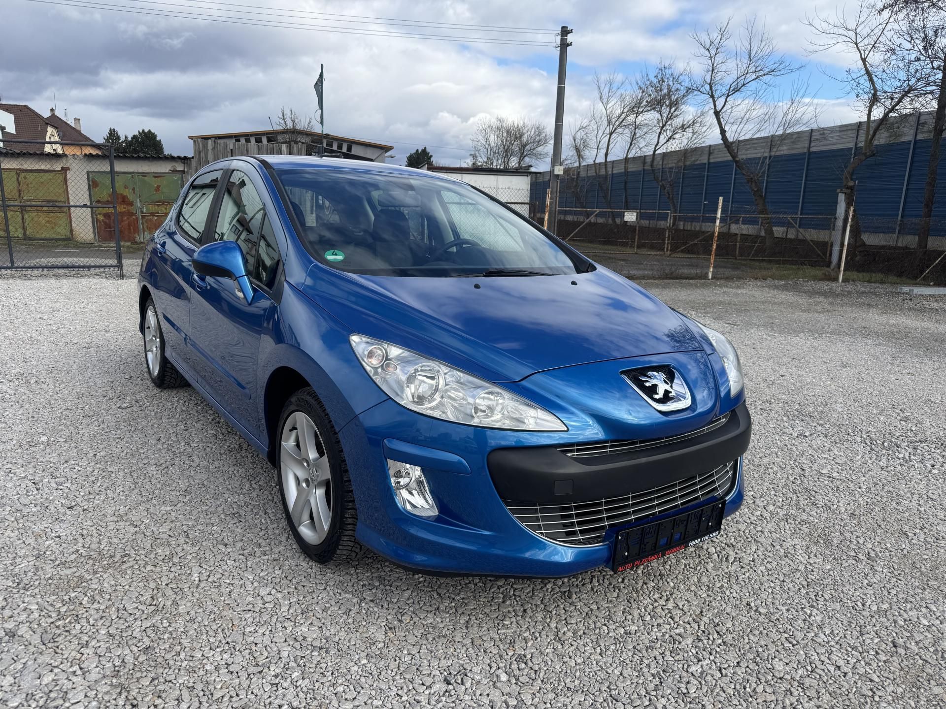 Peugeot 308, 1.6-16V,rezervace - fotka 2