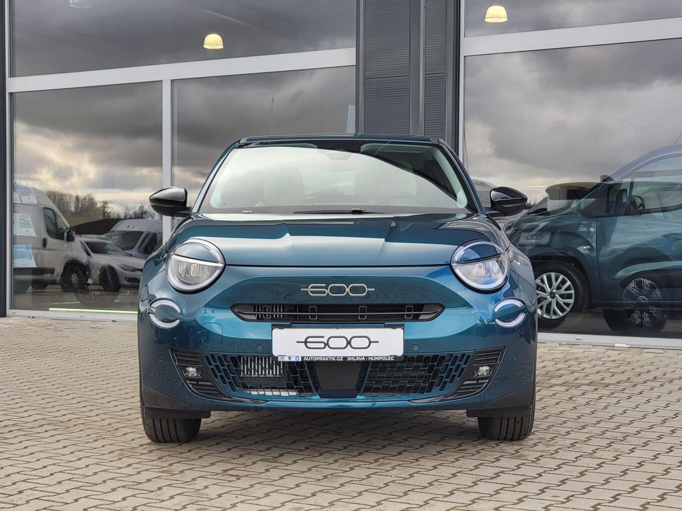 Fiat 600, Icon 1.2 Turbo Hybrid 145k NAV - fotka 2
