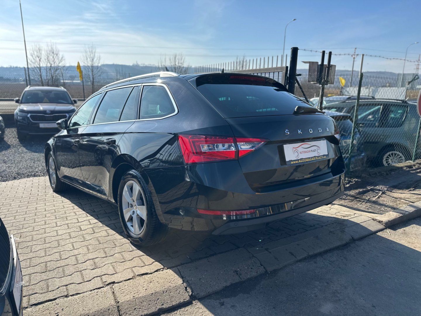 Škoda Superb, 2.0TDi VIRTUAL,KAMERA,1.MAJ. - fotka 3
