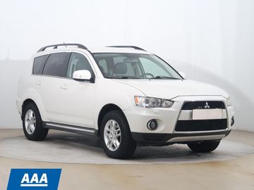 2.2 DI-D, 4X4, 7 míst