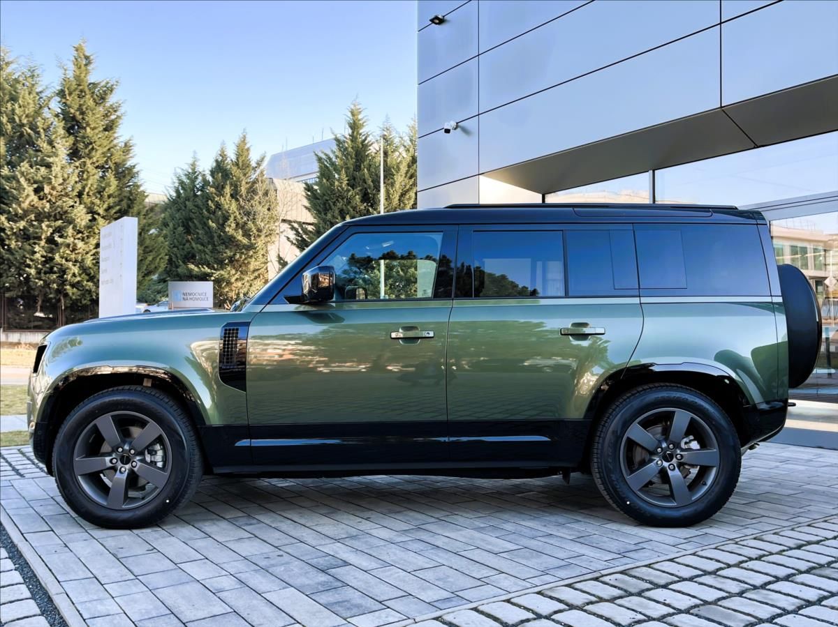 Land Rover Defender, 110 D250 X-DYNAMIC SE - fotka 2