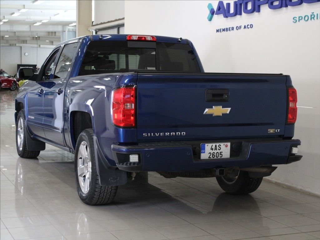 Chevrolet Silverado, 5,3 V8 264kW AWD Kam Tažné - fotka 3