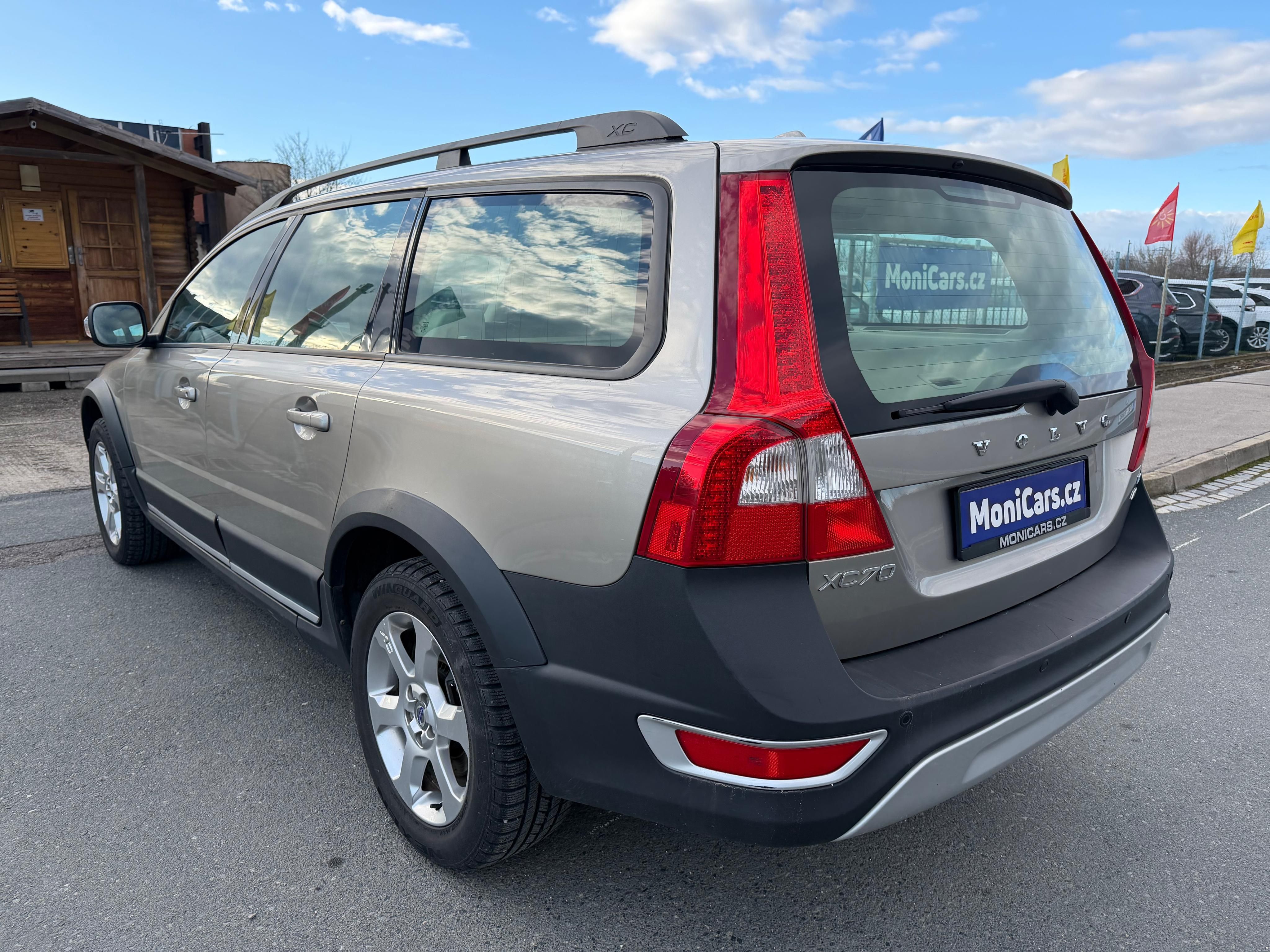Volvo XC70, 2.4 D5 136kW 4X4 - fotka 6