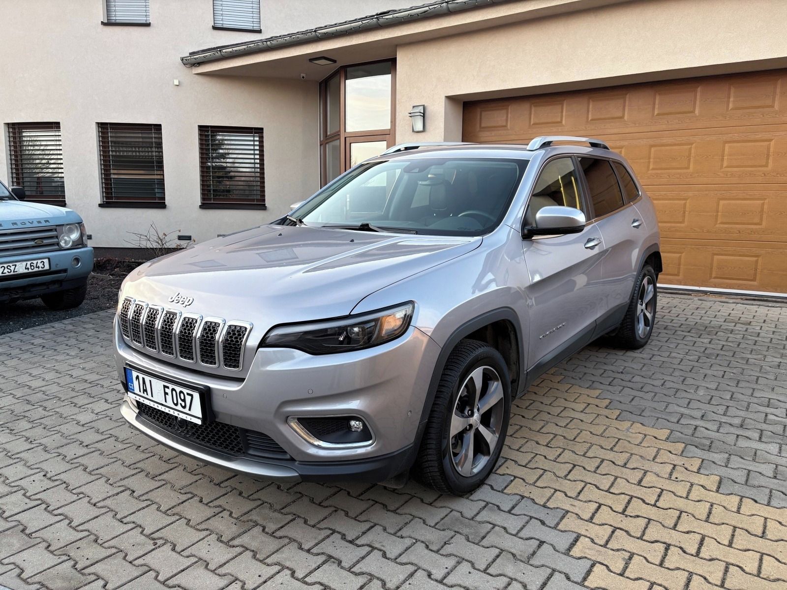 Jeep Cherokee, 2.2 M-Jet 143kW Limited 4x4 AT - fotka 2