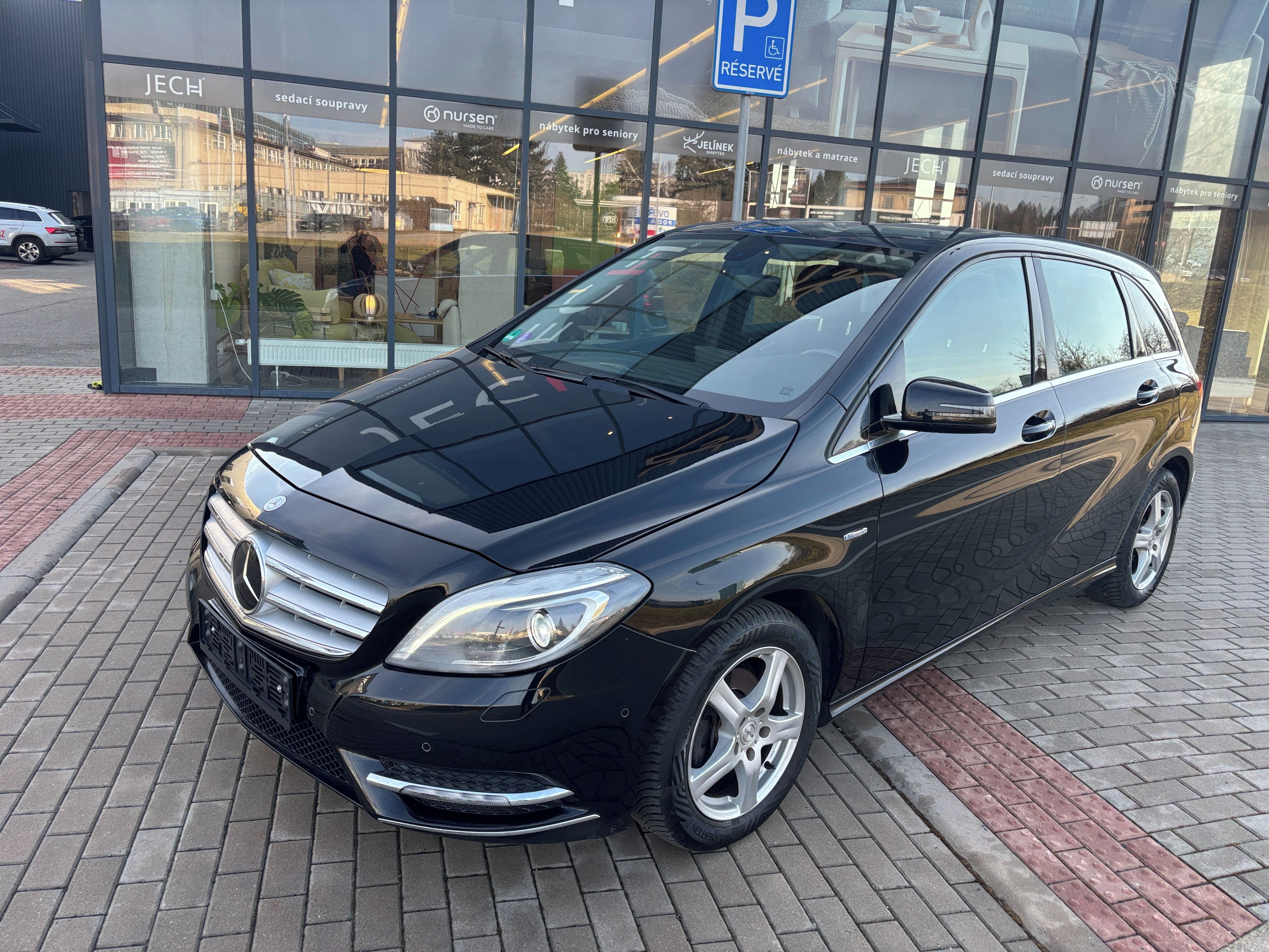Mercedes-Benz Třídy B, 180 90kw 1Majitel - fotka 2